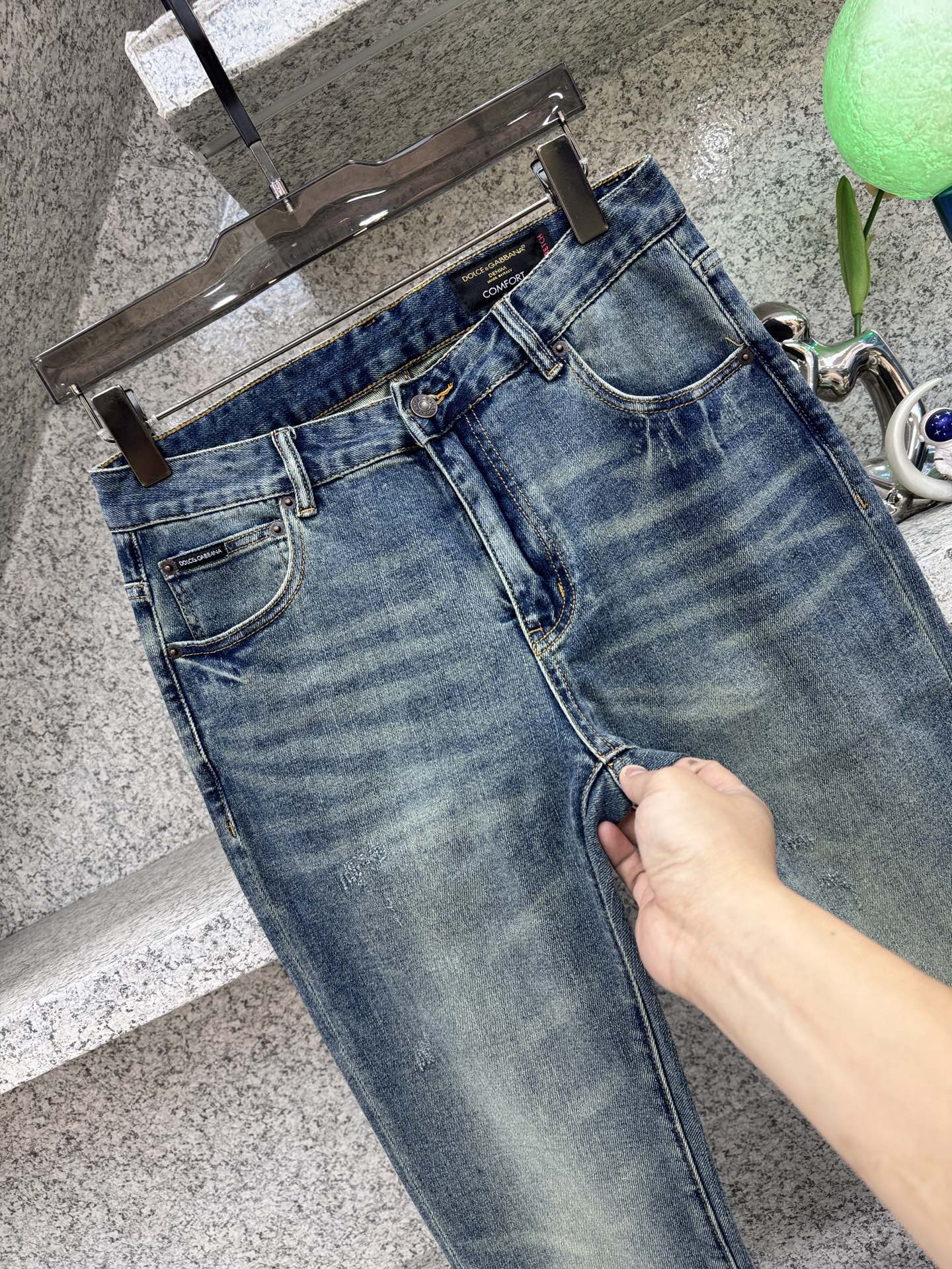 𝘿𝙊𝙇𝘾𝙀 & 𝙂𝘼𝘽𝘽𝘼𝙉𝘼 重磅爆款 春夏 26新品洗水牛仔裤 浅蓝色官网专柜9000大洋新品热销 