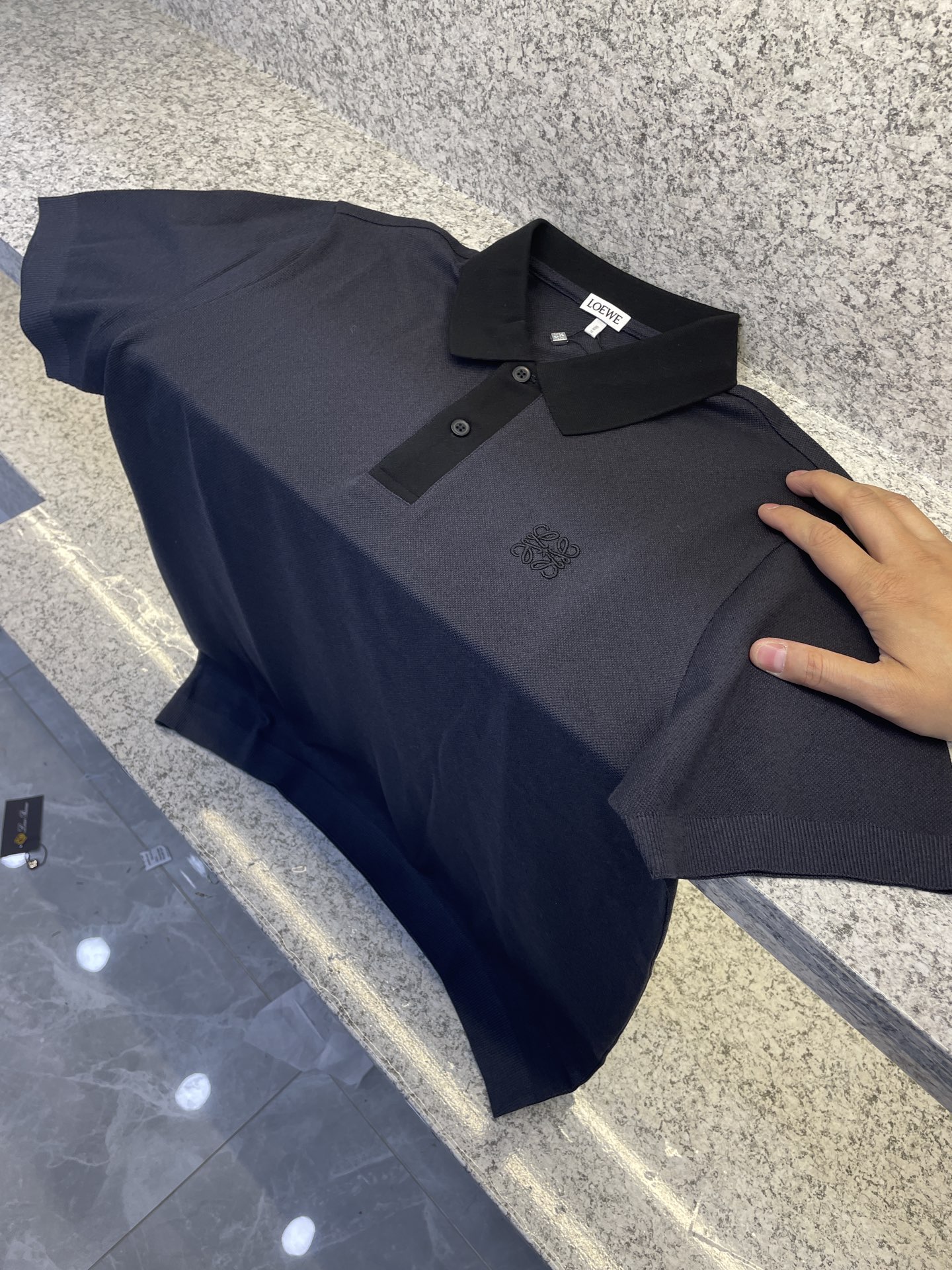 LOEWE罗家高端 🆕D冬Polo🔈永不过时的绅士格调✨细腻亲肤面料，胸口精致刺绣点缀 高级起角订制简约