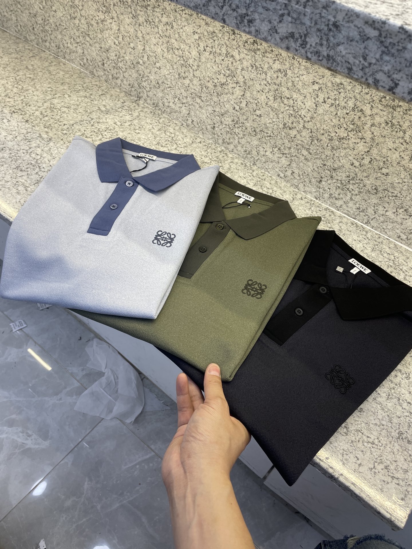 LOEWE罗家高端 🆕D冬Polo🔈永不过时的绅士格调✨细腻亲肤面料，胸口精致刺绣点缀 高级起角订制简约