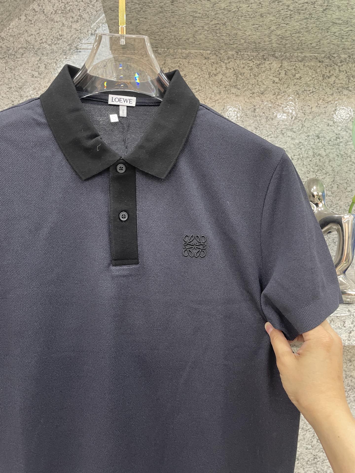 LOEWE罗家高端 🆕D冬Polo🔈永不过时的绅士格调✨细腻亲肤面料，胸口精致刺绣点缀 高级起角订制简约