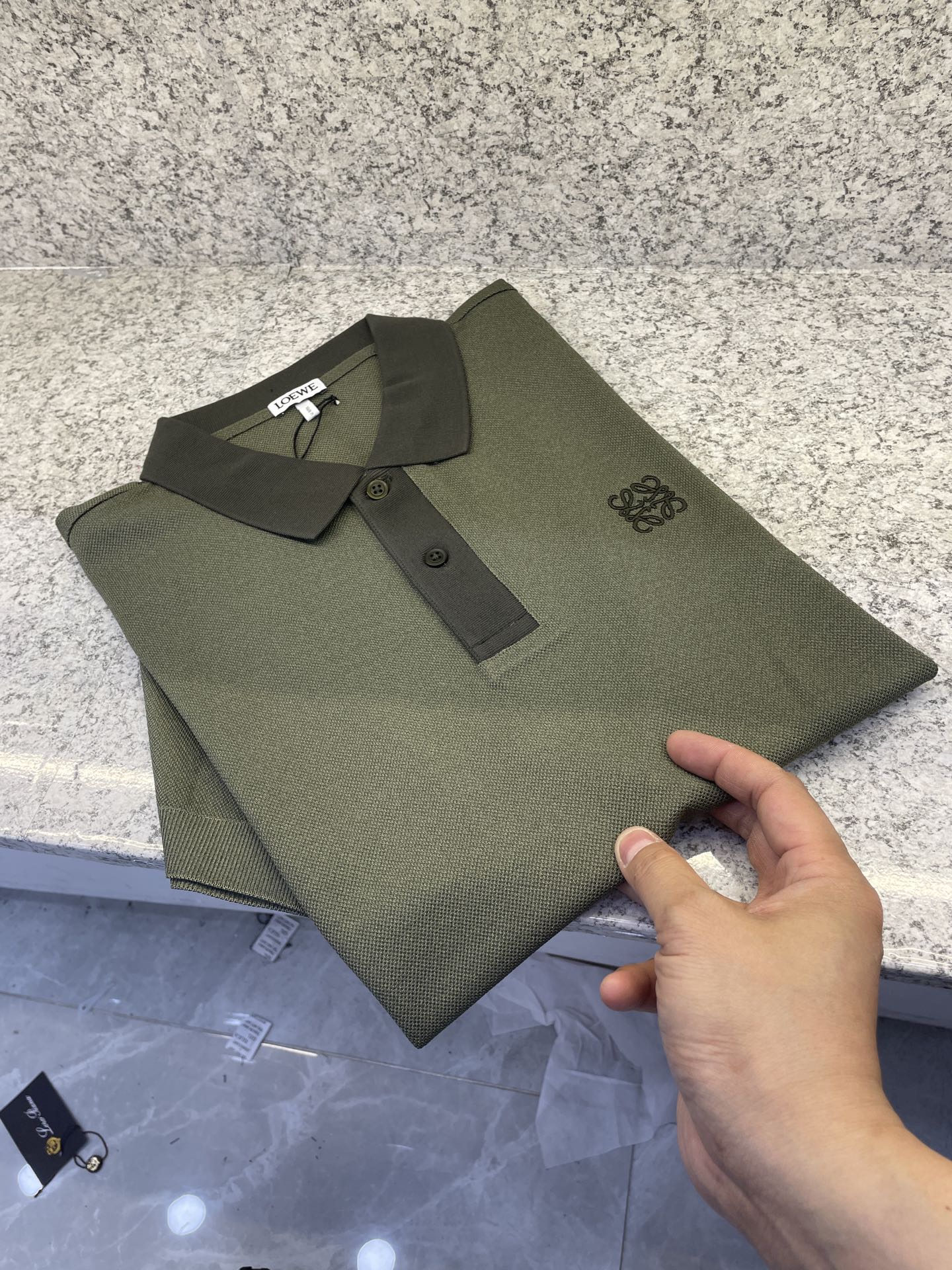 LOEWE罗家高端 🆕D冬Polo🔈永不过时的绅士格调✨细腻亲肤面料，胸口精致刺绣点缀 高级起角订制简约