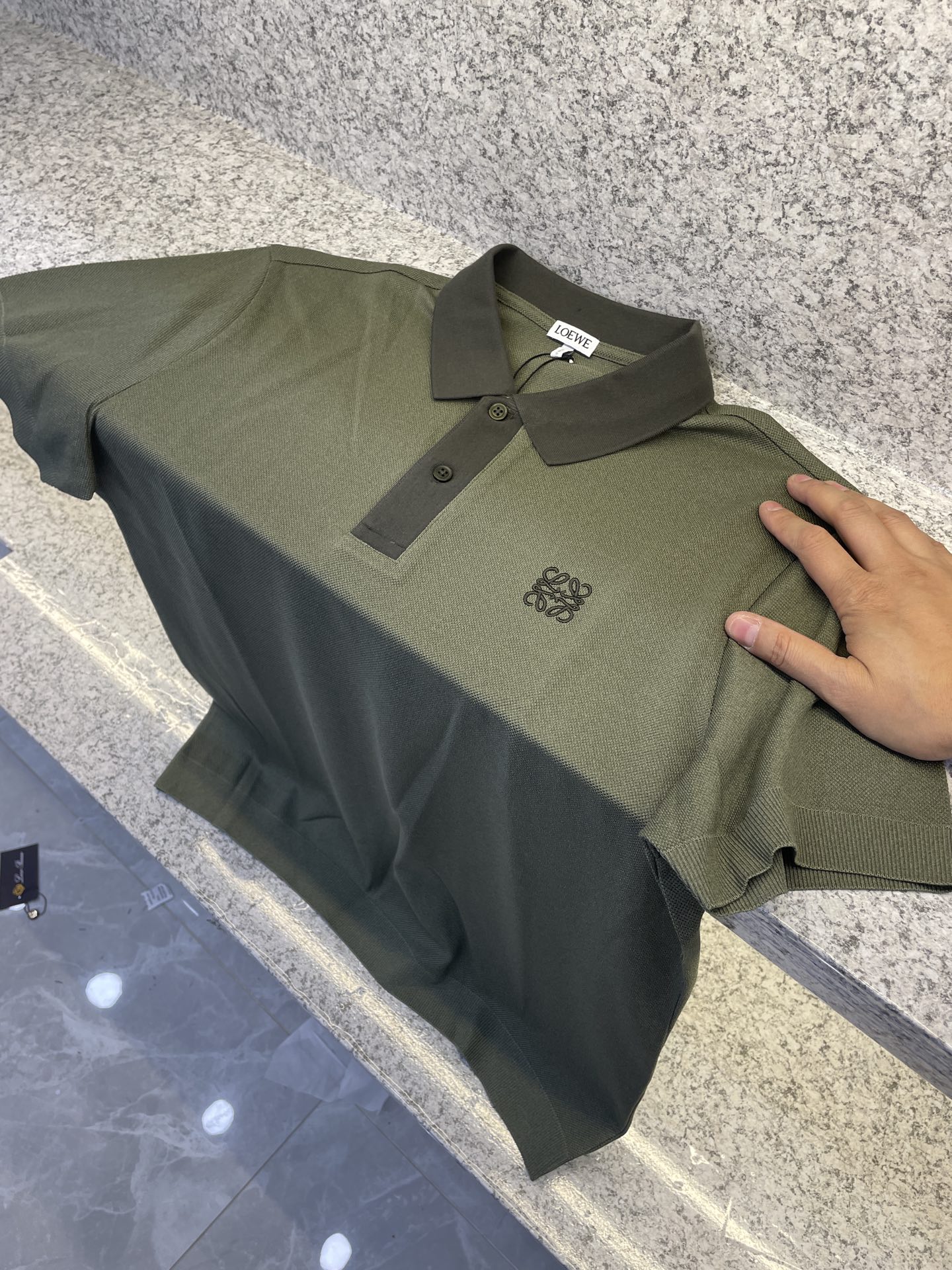 LOEWE罗家高端 🆕D冬Polo🔈永不过时的绅士格调✨细腻亲肤面料，胸口精致刺绣点缀 高级起角订制简约