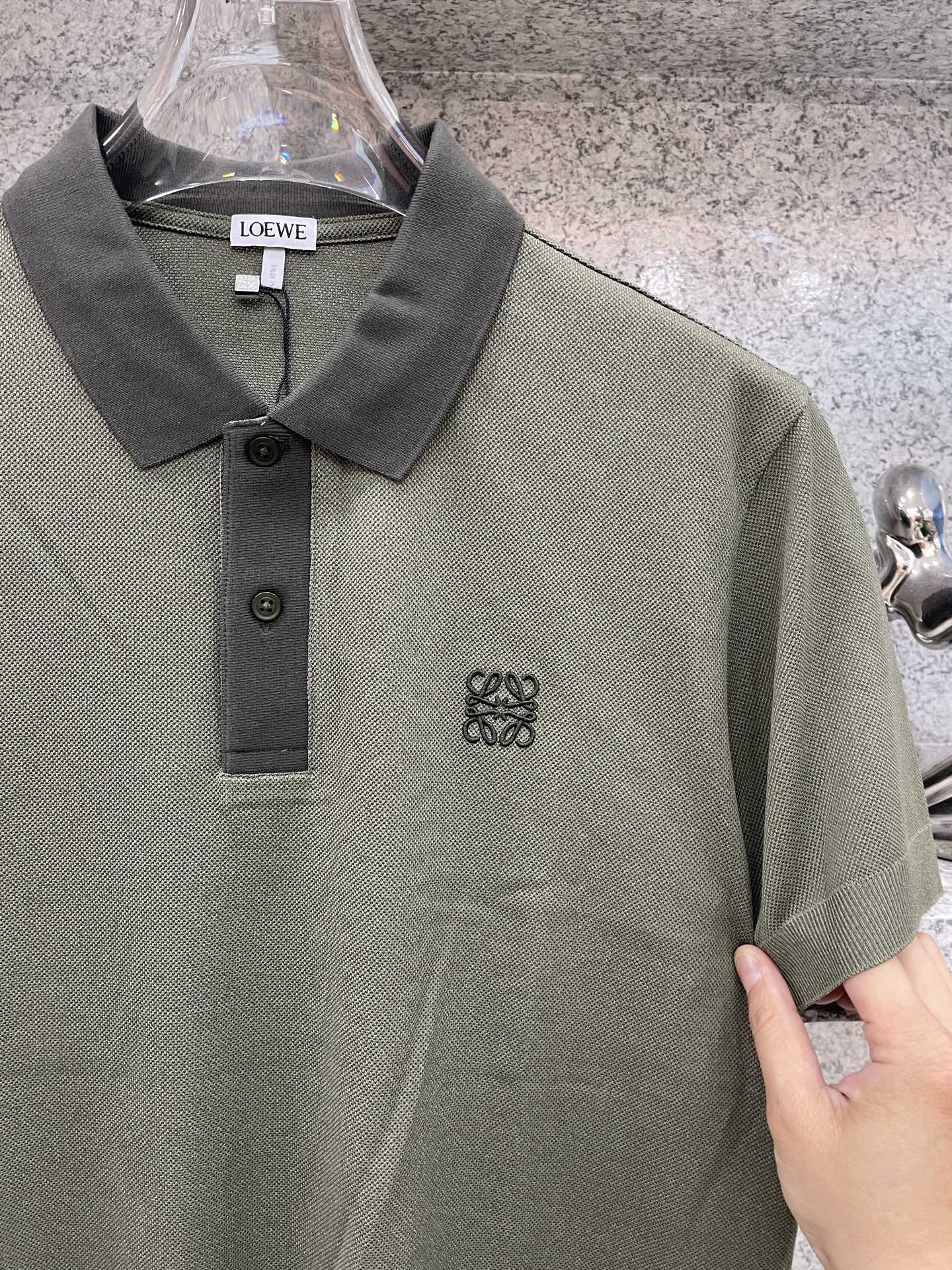 LOEWE罗家高端 🆕D冬Polo🔈永不过时的绅士格调✨细腻亲肤面料，胸口精致刺绣点缀 高级起角订制简约