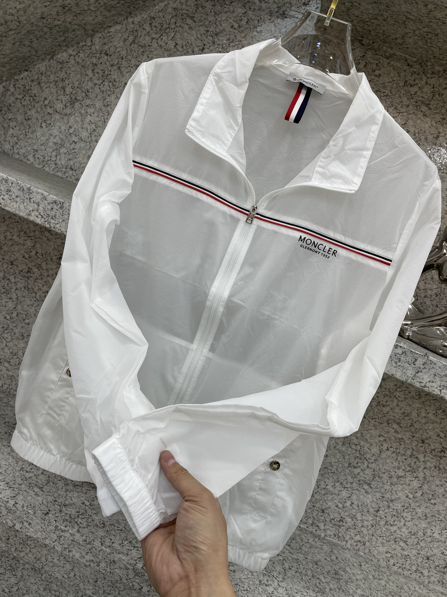 MC盟扣莱 🔈26年春夏新品 休闲防晒服外套，🥰夏日外出旅游必备！能有效的抵挡紫外线，使你的肌肤不会受到