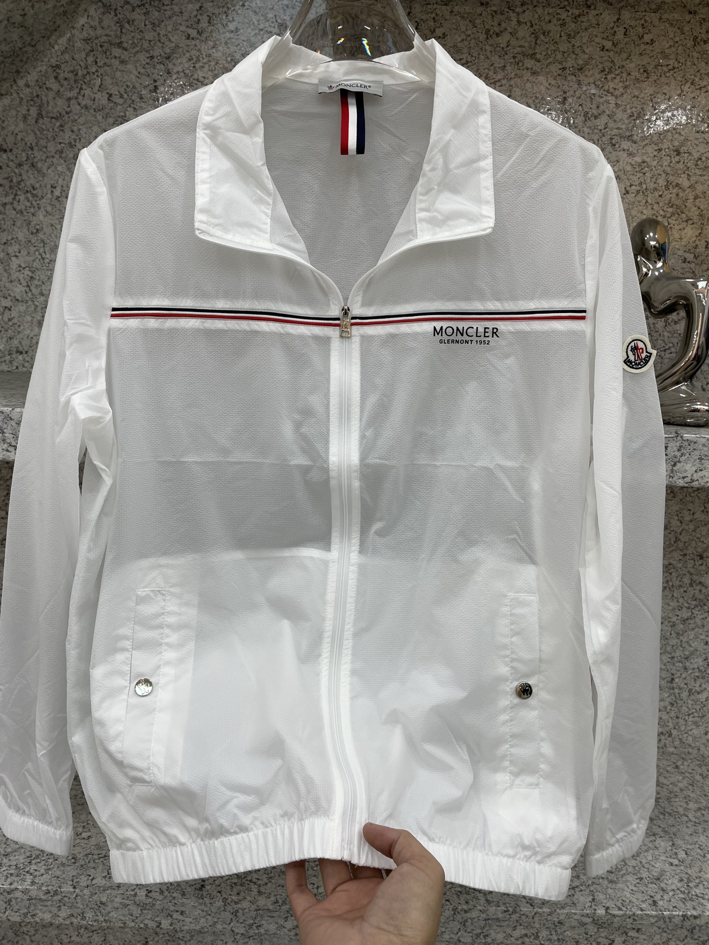 MC盟扣莱 🔈26年春夏新品 休闲防晒服外套，🥰夏日外出旅游必备！能有效的抵挡紫外线，使你的肌肤不会受到