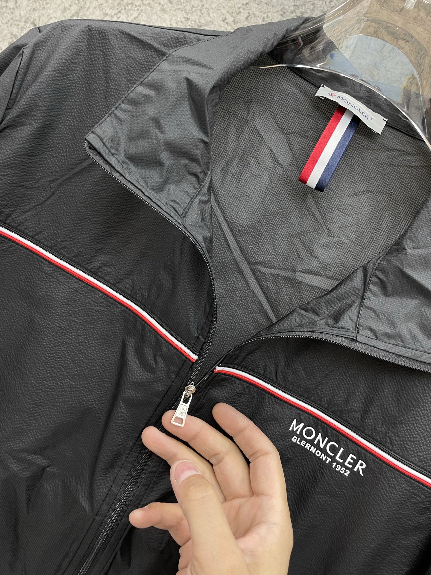 MC盟扣莱 🔈26年春夏新品 休闲防晒服外套，🥰夏日外出旅游必备！能有效的抵挡紫外线，使你的肌肤不会受到