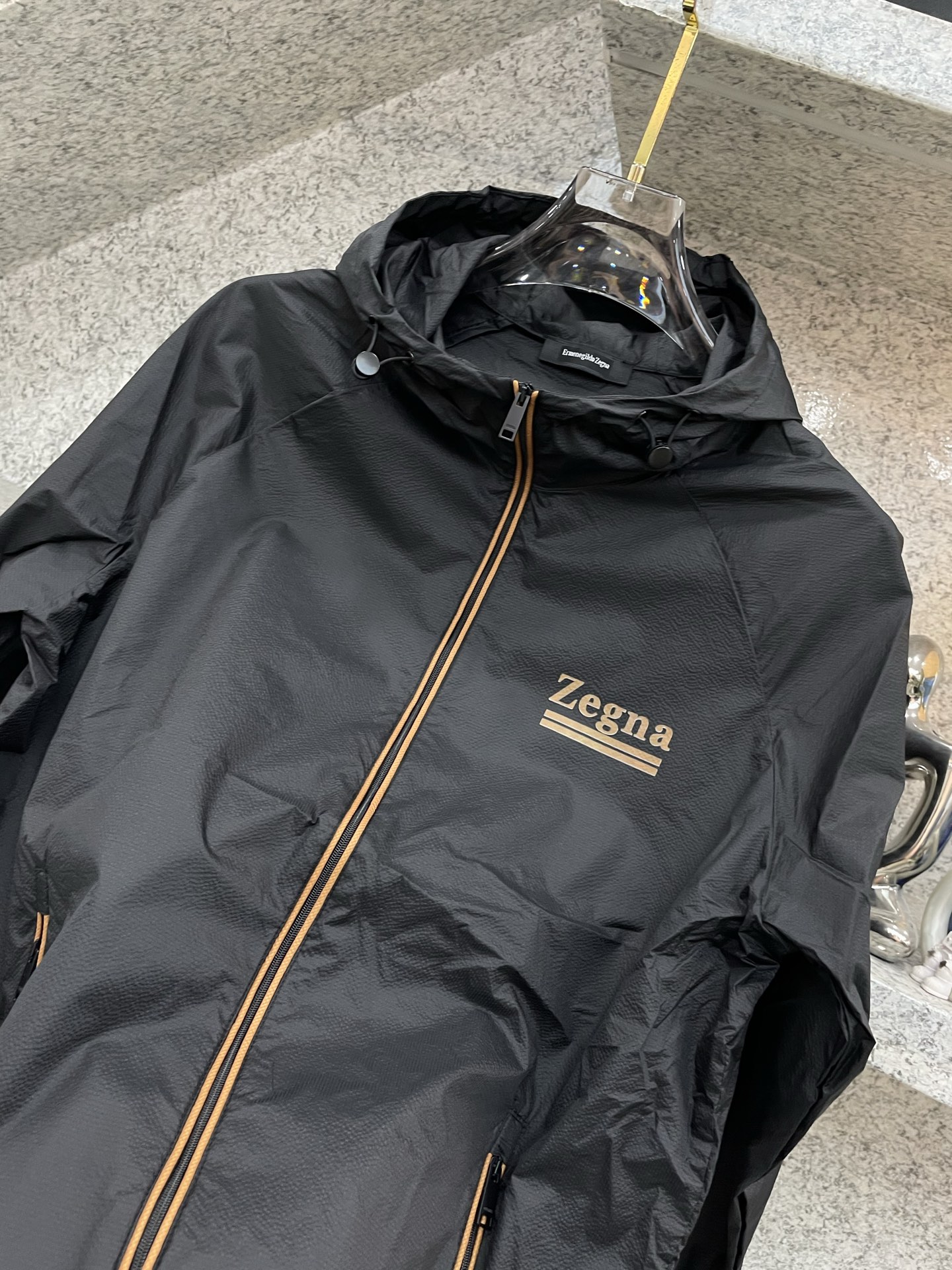 EZ杰尼亚🔈26年春夏新品 休闲防晒服外套，🥰夏日外出旅游必备！能有效的抵挡紫外线，使你的肌肤不会受到伤