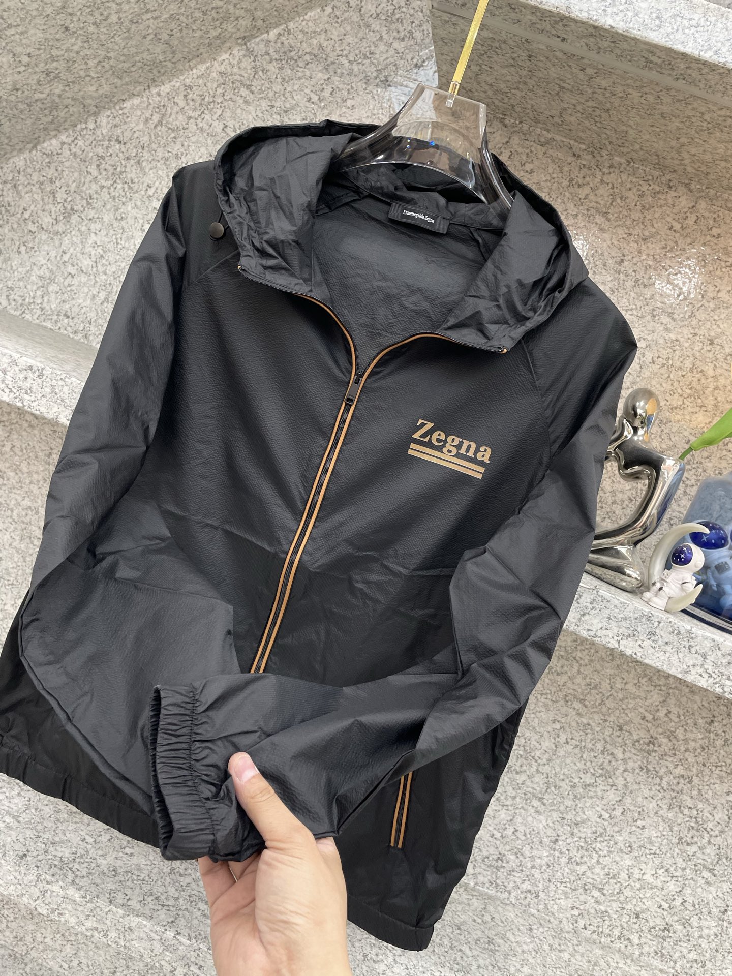 EZ杰尼亚🔈26年春夏新品 休闲防晒服外套，🥰夏日外出旅游必备！能有效的抵挡紫外线，使你的肌肤不会受到伤