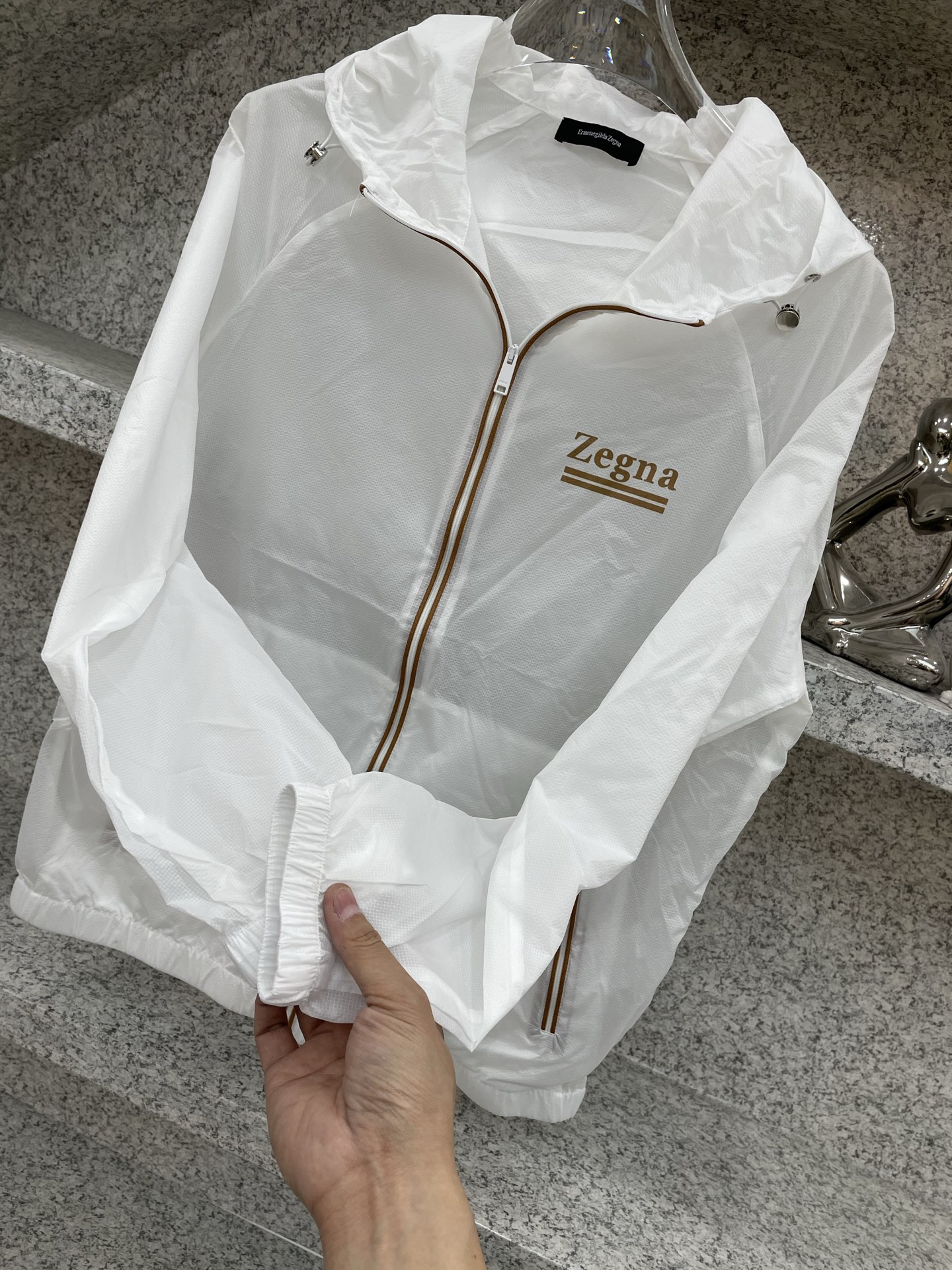 EZ杰尼亚🔈26年春夏新品 休闲防晒服外套，🥰夏日外出旅游必备！能有效的抵挡紫外线，使你的肌肤不会受到伤