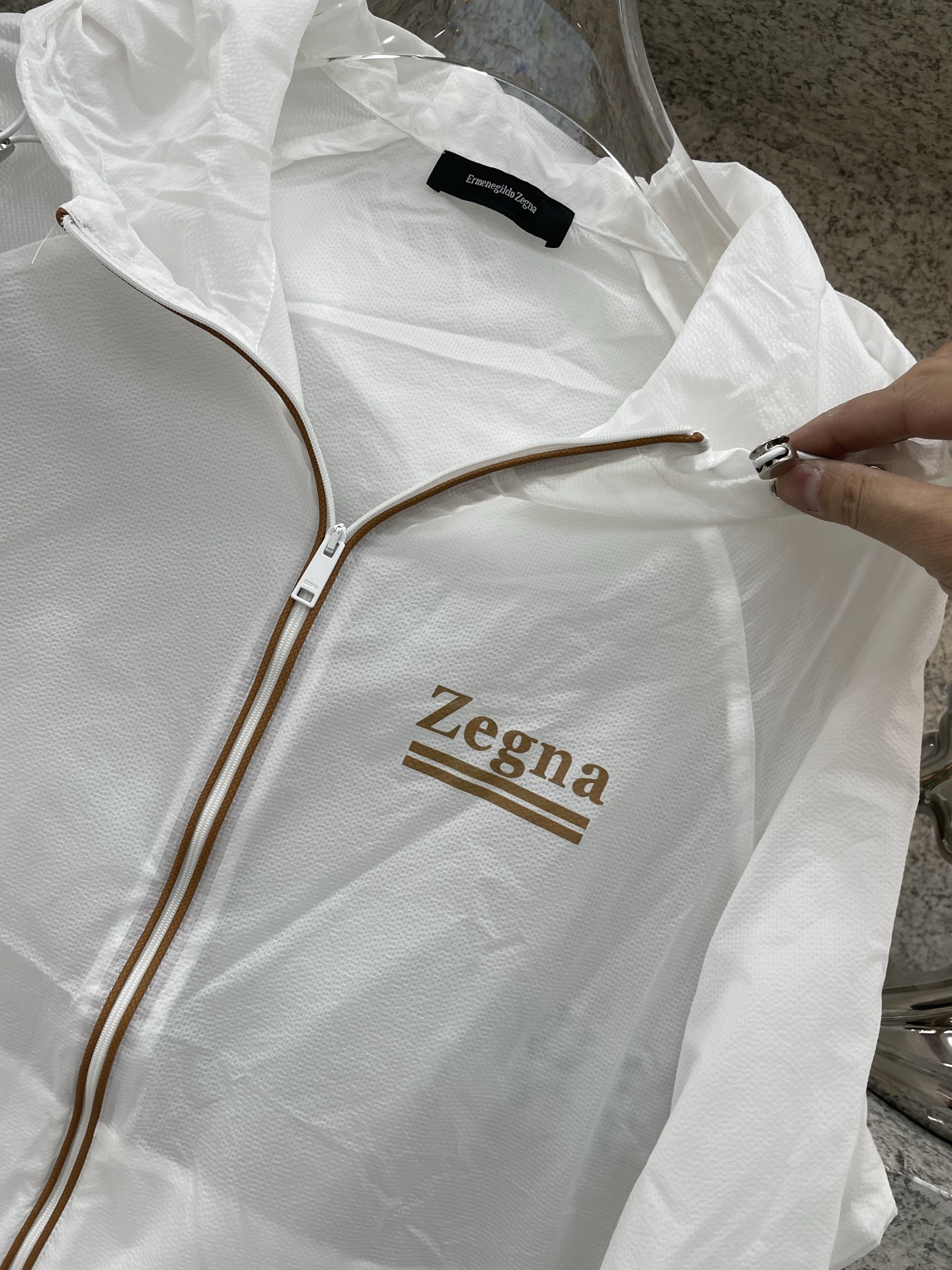 EZ杰尼亚🔈26年春夏新品 休闲防晒服外套，🥰夏日外出旅游必备！能有效的抵挡紫外线，使你的肌肤不会受到伤