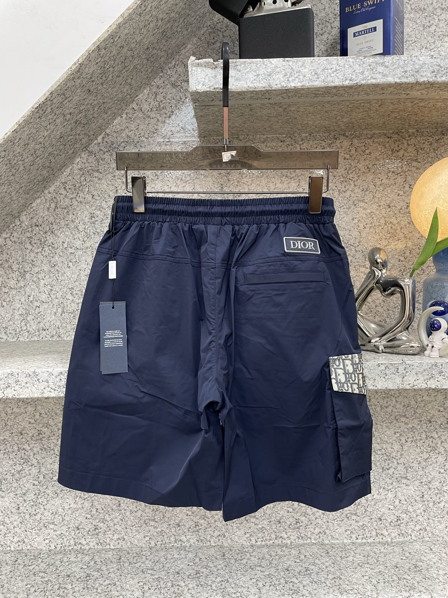 Dior 迪奥 2026ss夏季新款短裤 X这款休闲工装短裤采用尼龙材质配以经典logo字母提花工艺精心