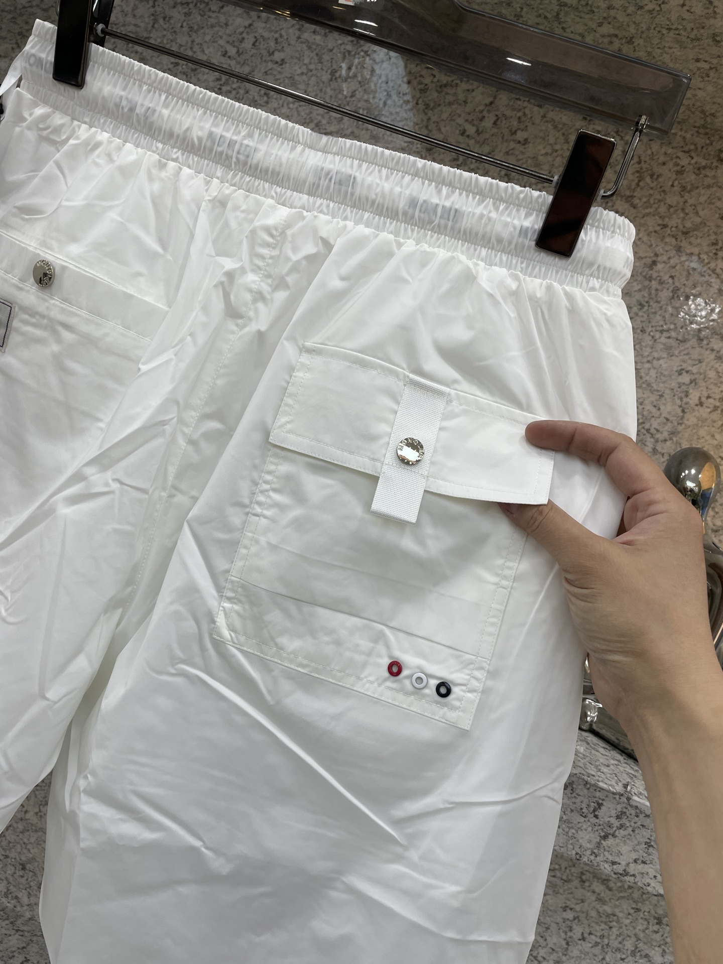 Moncler蒙口 2026XX夏季新款短裤🩳轻薄防风面料，透气舒适，夏天穿超合适！宽松版型+抽绳设计，