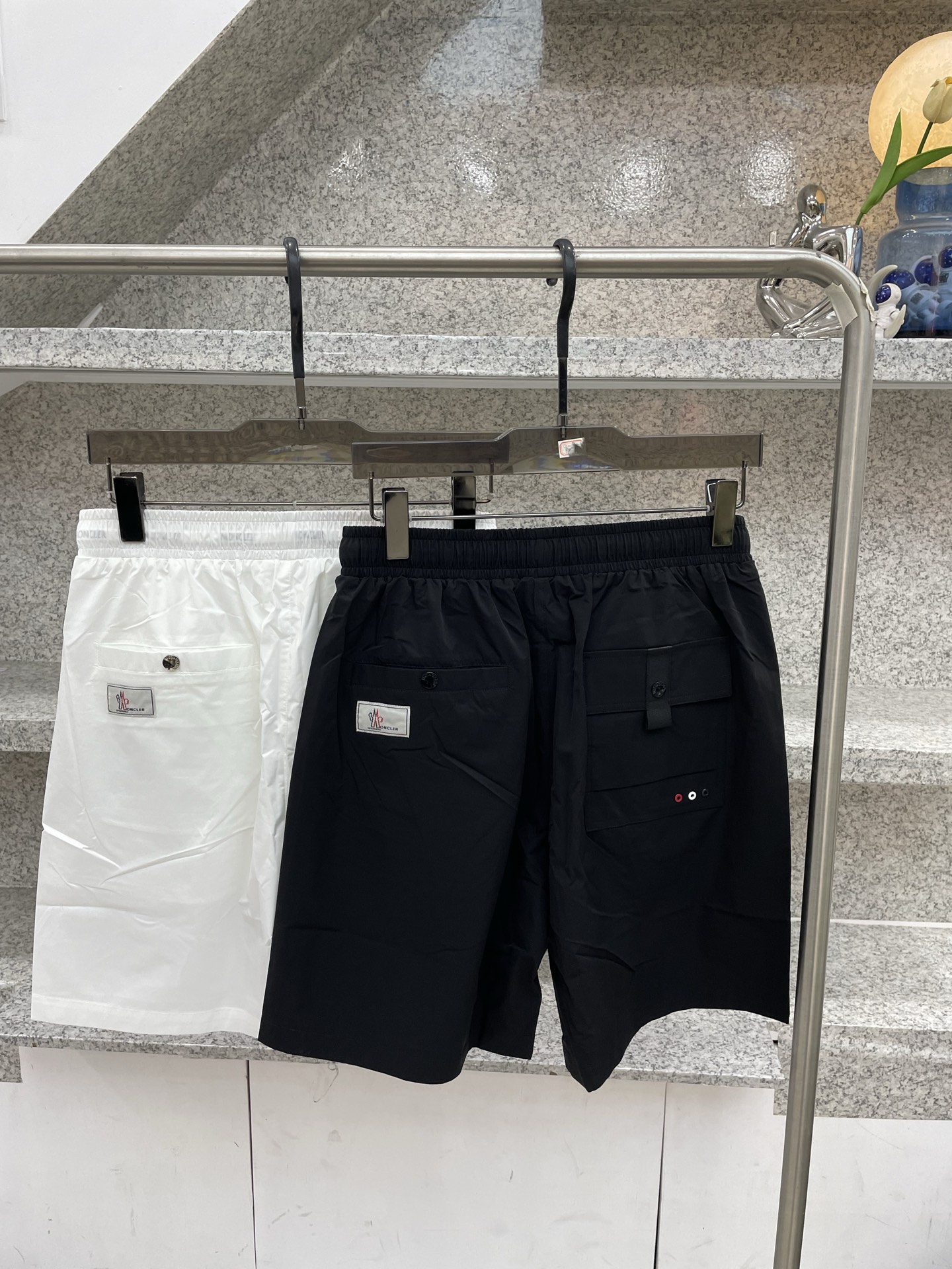 Moncler蒙口 2026XX夏季新款短裤🩳轻薄防风面料，透气舒适，夏天穿超合适！宽松版型+抽绳设计，