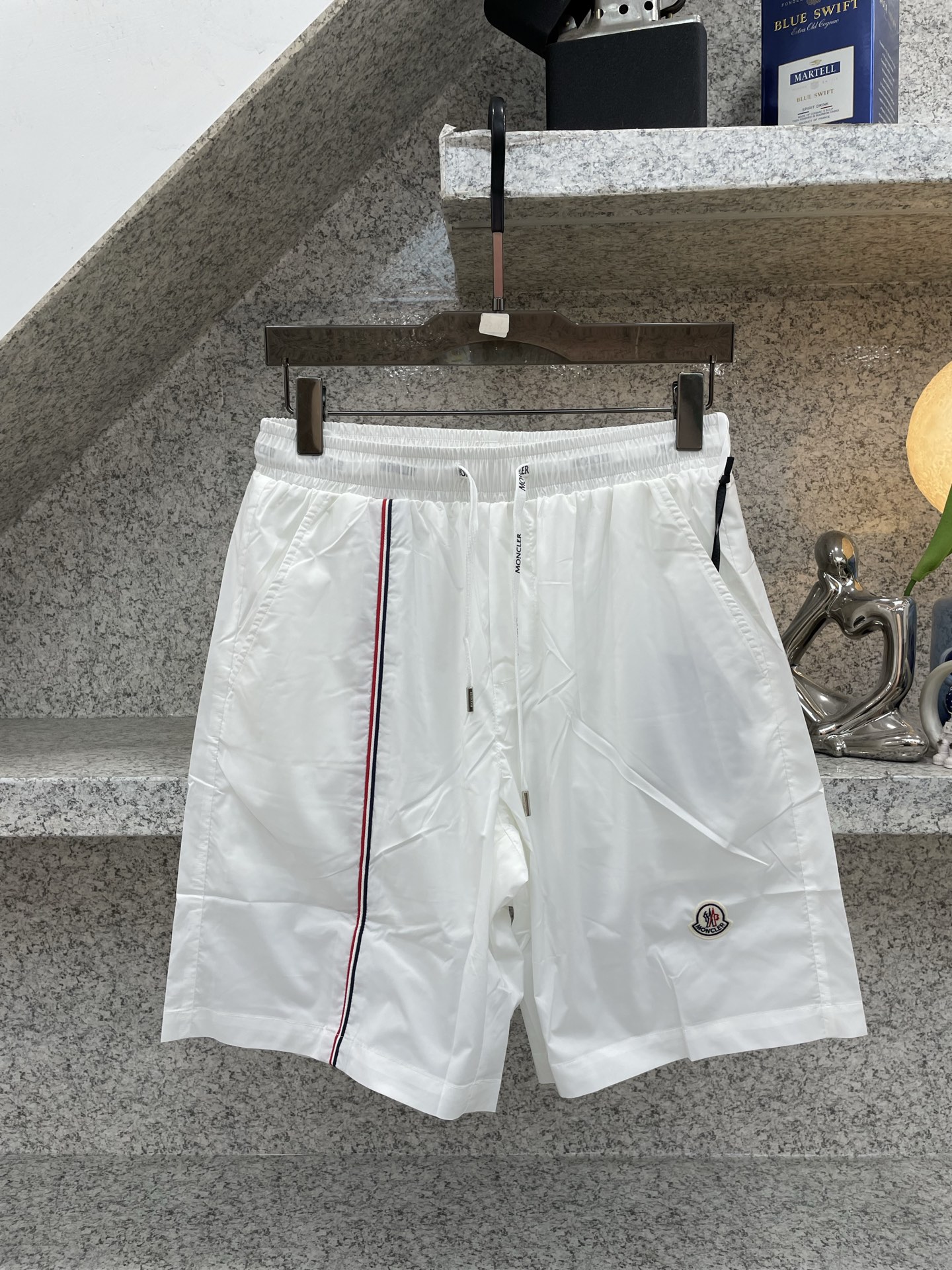 Moncler蒙口 2026XX夏季新款短裤🩳轻薄防风面料，透气舒适，夏天穿超合适！宽松版型+抽绳设计，