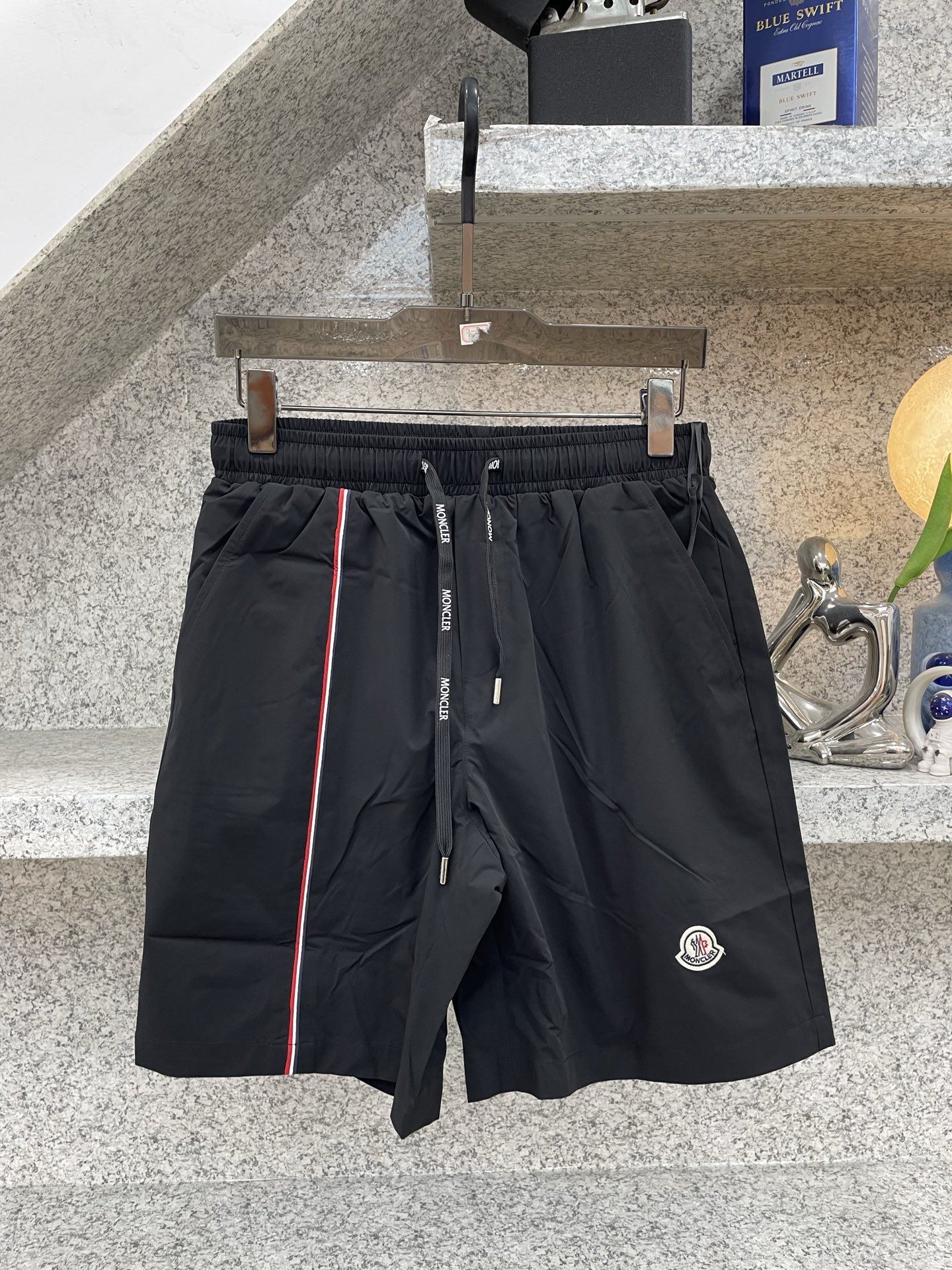 Moncler蒙口 2026XX夏季新款短裤🩳轻薄防风面料，透气舒适，夏天穿超合适！宽松版型+抽绳设计，