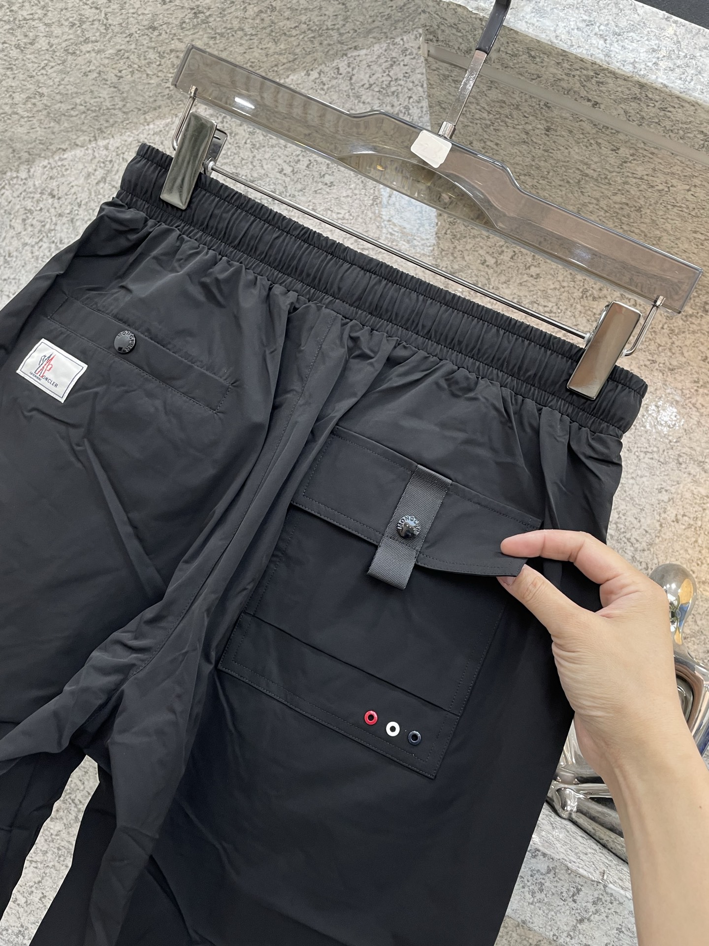 Moncler蒙口 2026XX夏季新款短裤🩳轻薄防风面料，透气舒适，夏天穿超合适！宽松版型+抽绳设计，