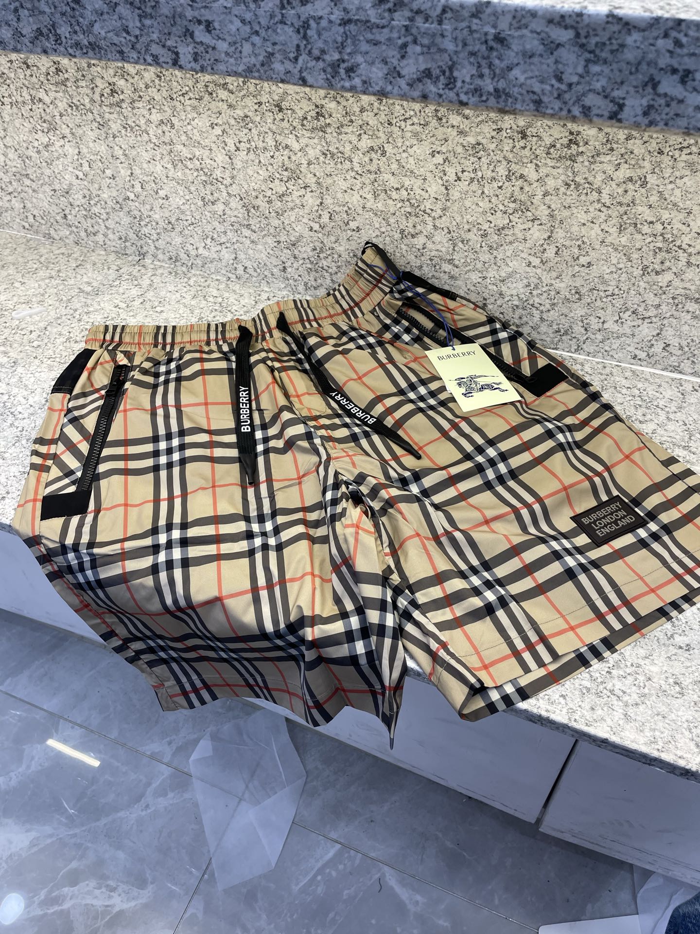 BBR 2026XX夏季新款短裤🩳轻薄防风面料，透气舒适，夏天穿超合适！宽松版型+抽绳设计，松紧随心调节