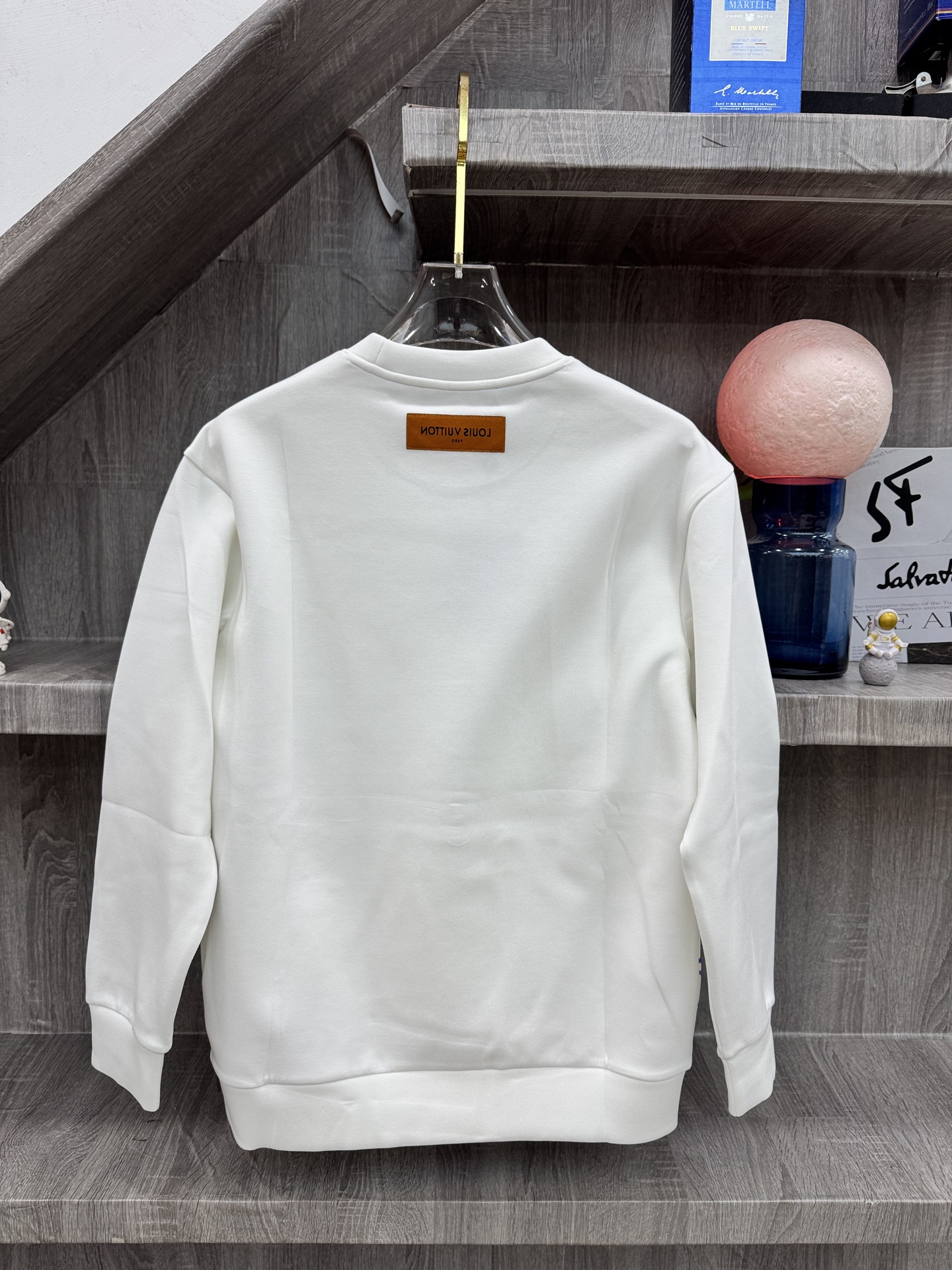 LY驴牌 🆕X26秋冬男装专柜官网新品🆕 爆款面料超好🔈人气推荐秋冬必备✅卫布男士圆领长袖 正面饰有经典图标刺绣元素设计