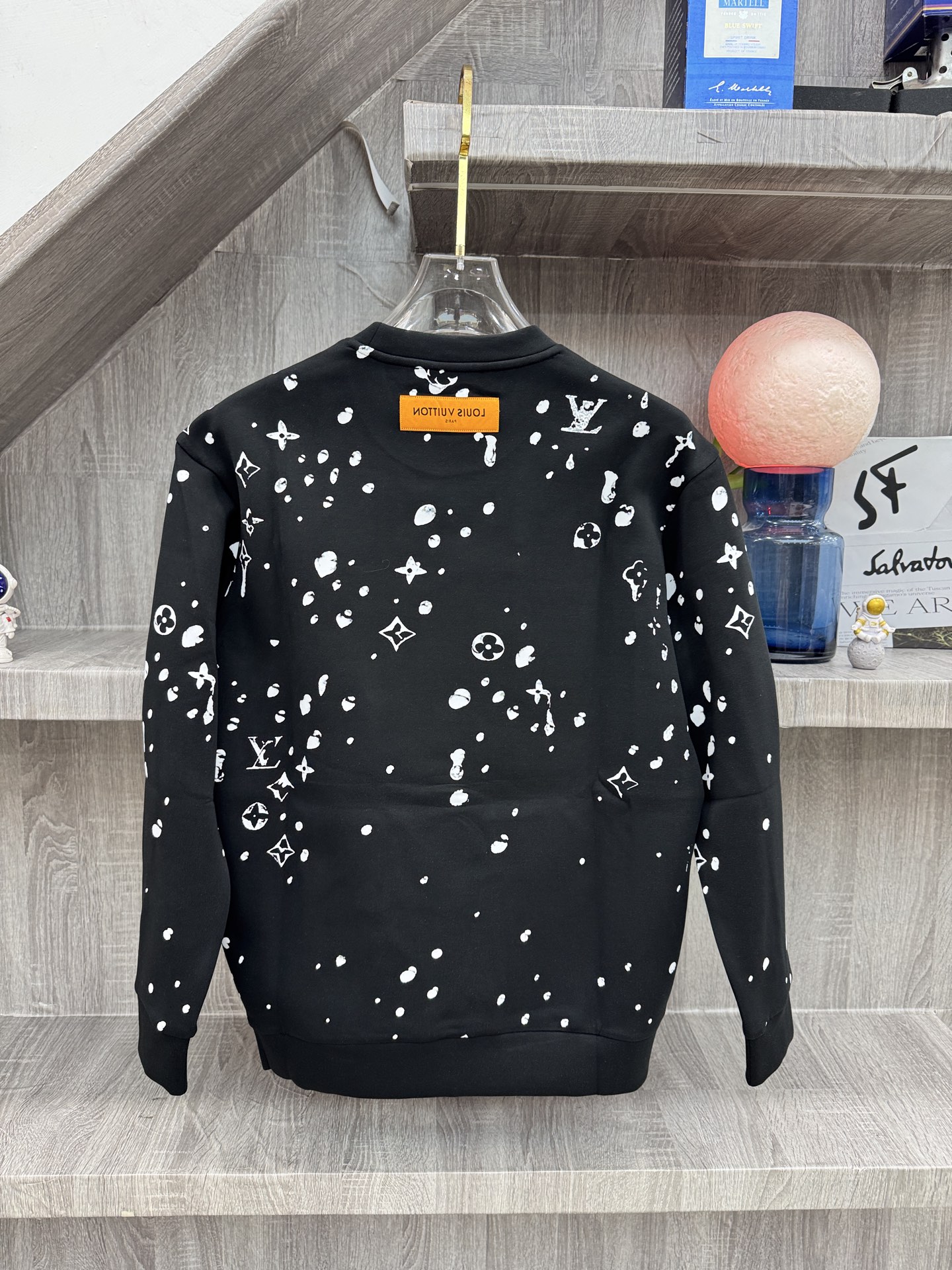 LY驴牌 🆕X26秋冬男装专柜官网新品🆕 爆款面料超好🔈人气推荐秋冬必备✅卫布男士圆领长袖 正面饰有经典图标刺绣元素设计