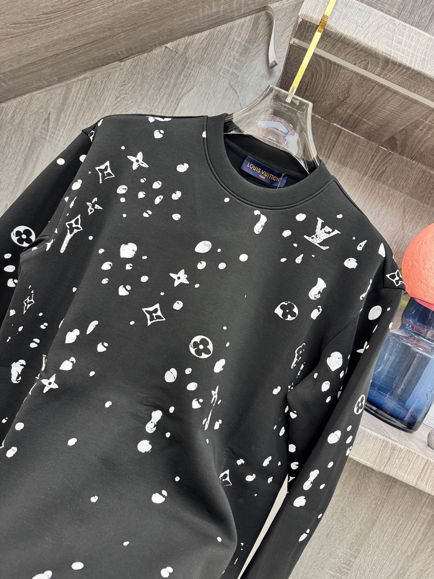 LY驴牌 🆕X26秋冬男装专柜官网新品🆕 爆款面料超好🔈人气推荐秋冬必备✅卫布男士圆领长袖 正面饰有经典图标刺绣元素设计