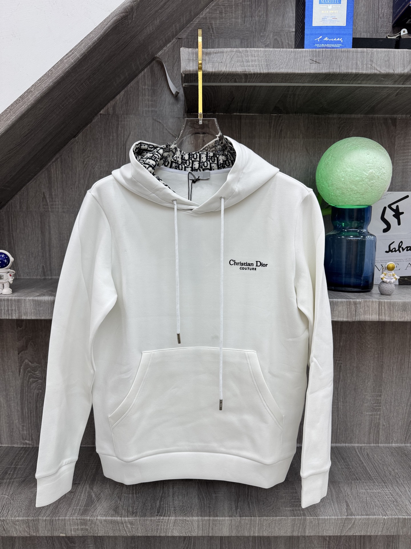 CD迪澳🔈X 2026秋冬新款连帽卫衣🆕🆕🆕原版五金辅料完整复刻‼️高品质空气层面料,软糯挺括不易变形,剪裁宽松不挑身形 CD迪澳🔈X 2026秋冬新款连帽卫衣🆕🆕🆕原版五金辅料完整复刻‼️高品质空气层面料,软糯挺括不易变形,剪裁宽松不挑身形