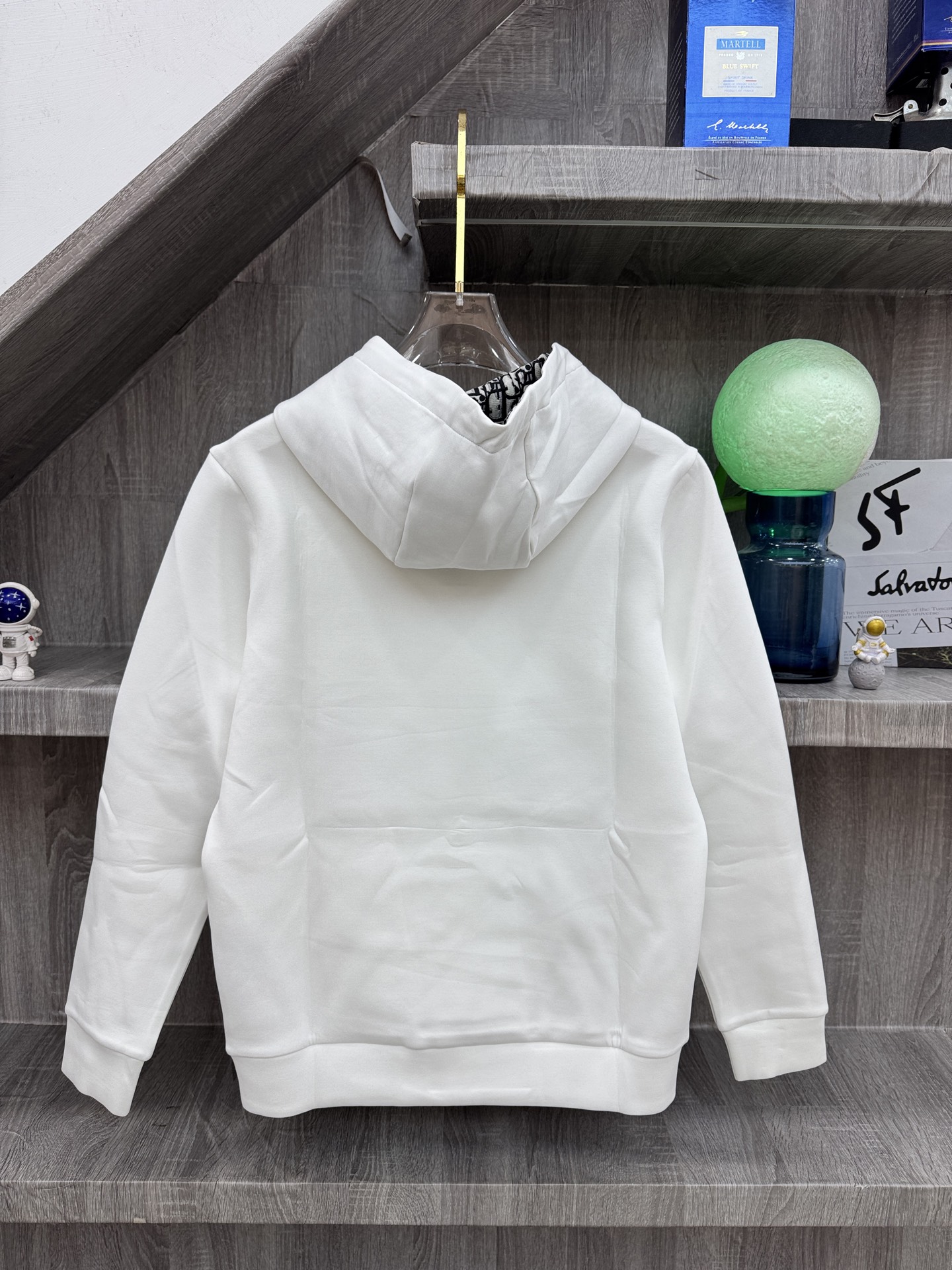 CD迪澳🔈X 2026秋冬新款连帽卫衣🆕🆕🆕原版五金辅料完整复刻‼️高品质空气层面料,软糯挺括不易变形,剪裁宽松不挑身形 CD迪澳🔈X 2026秋冬新款连帽卫衣🆕🆕🆕原版五金辅料完整复刻‼️高品质空气层面料,软糯挺括不易变形,剪裁宽松不挑身形