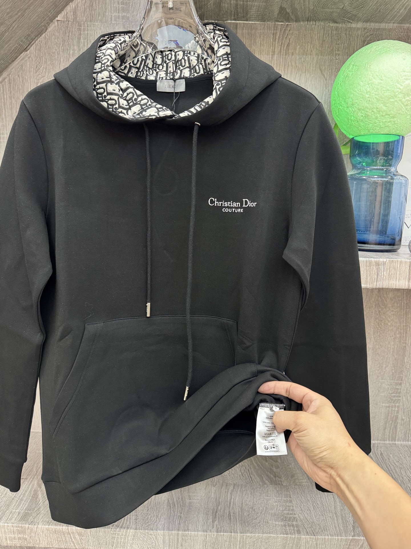 CD迪澳🔈X 2026秋冬新款连帽卫衣🆕🆕🆕原版五金辅料完整复刻‼️高品质空气层面料,软糯挺括不易变形,剪裁宽松不挑身形 CD迪澳🔈X 2026秋冬新款连帽卫衣🆕🆕🆕原版五金辅料完整复刻‼️高品质空气层面料,软糯挺括不易变形,剪裁宽松不挑身形