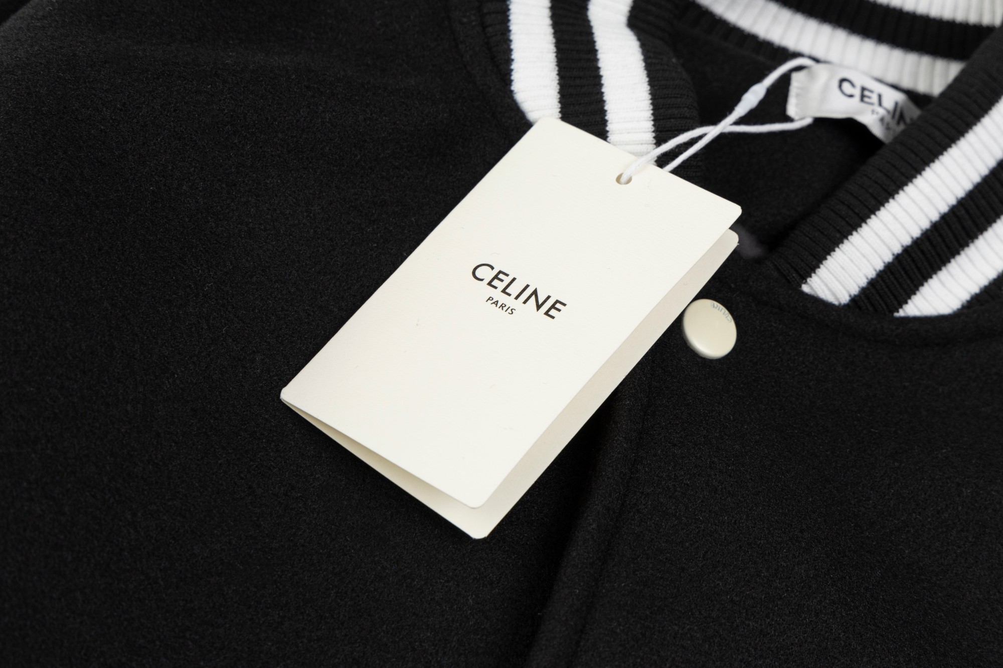 Céline’s 25-SS Show: Tweeds, Skins, Hardware – 451 Section Number FM S35. - 图片 5