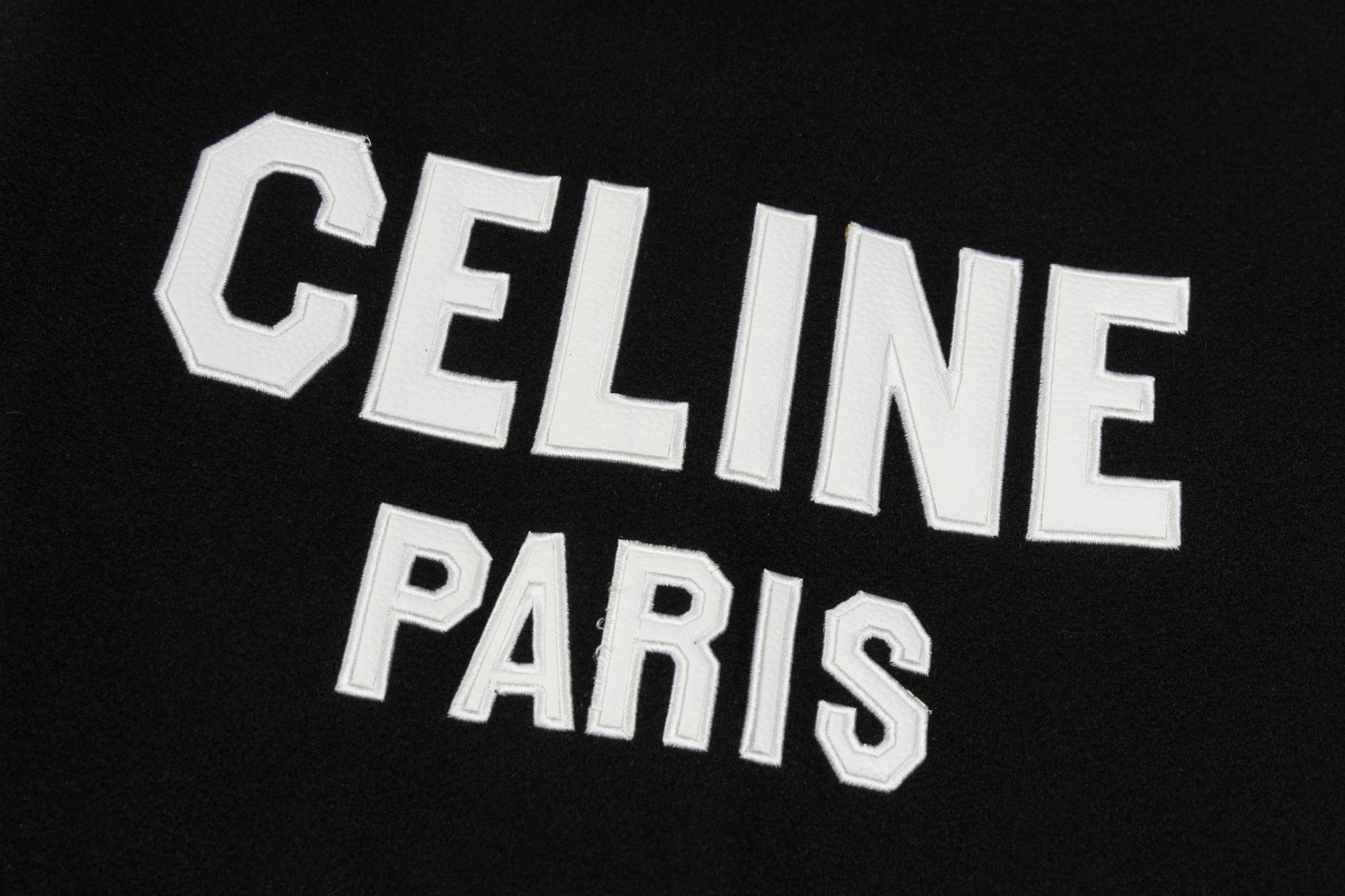 Céline’s 25-SS Show: Tweeds, Skins, Hardware – 451 Section Number FM S35. - 图片 4