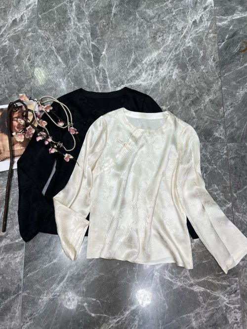 Elegant Women's Silk Blend Blouse with Chinese-Inspired Jacquard Design 1 Elegant Women's Silk Blend Blouse with Chinese-Inspired Jacquard Design