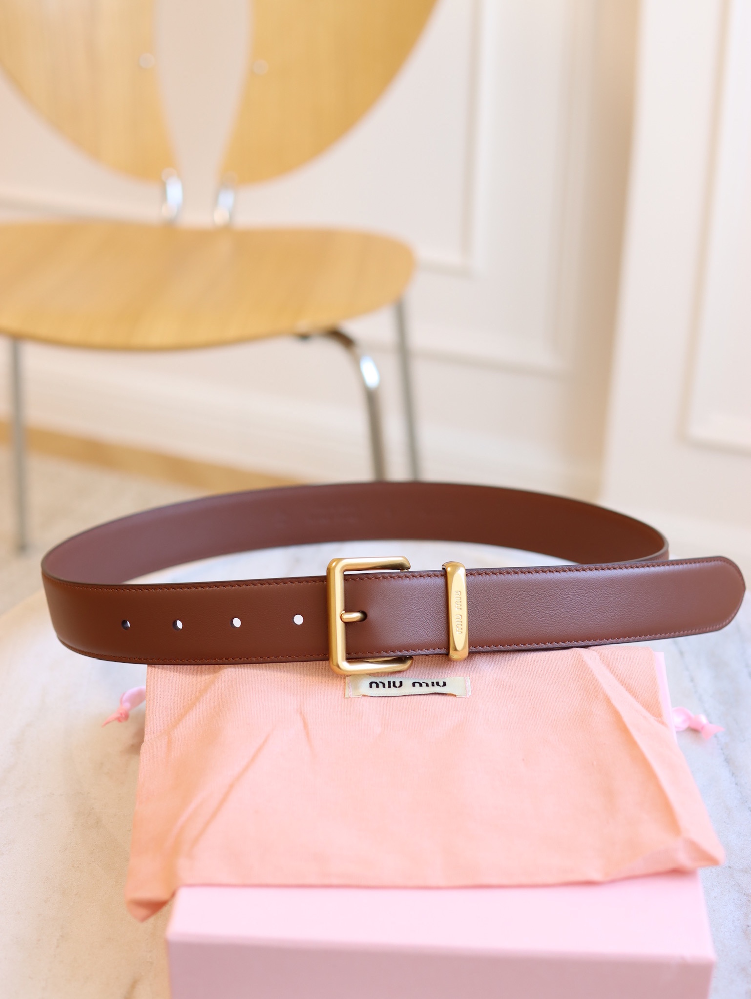 Luxury MiUMIU Leather Belt for Fashionable Women: Top Quality, Imported Material, Stylish Design - 图片 6
