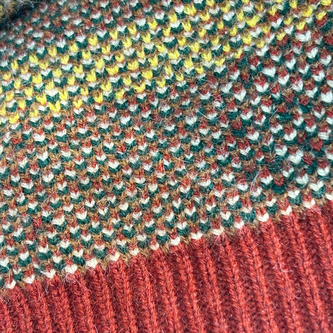 New Kid Knitting Sweaters: Christmas Hyenas and Little Bear Bows Delight Children - 图片 5