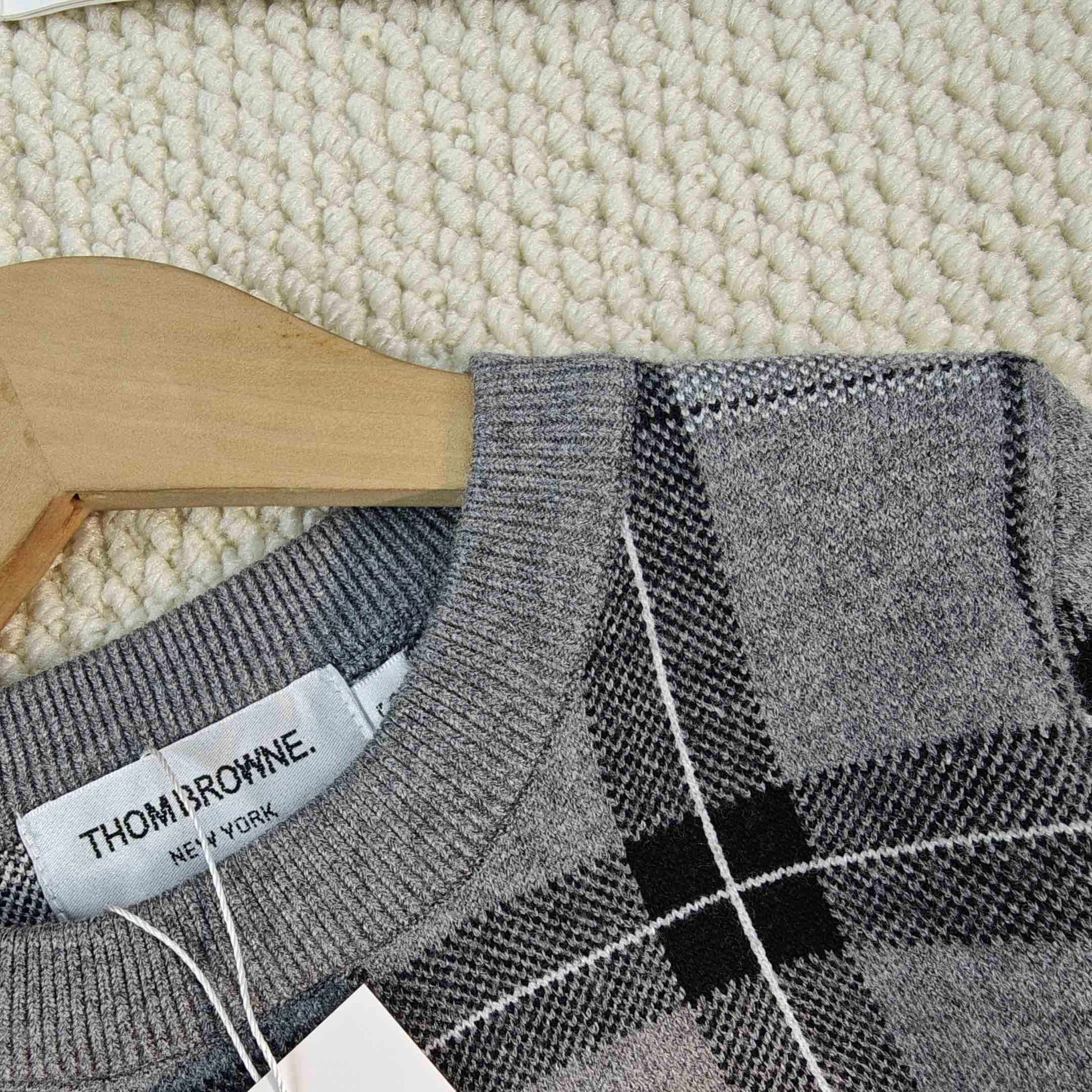 Tom’s New Knitting Sweater Collection for Kids and Men: Insulated and Stylish Tops - 图片 4