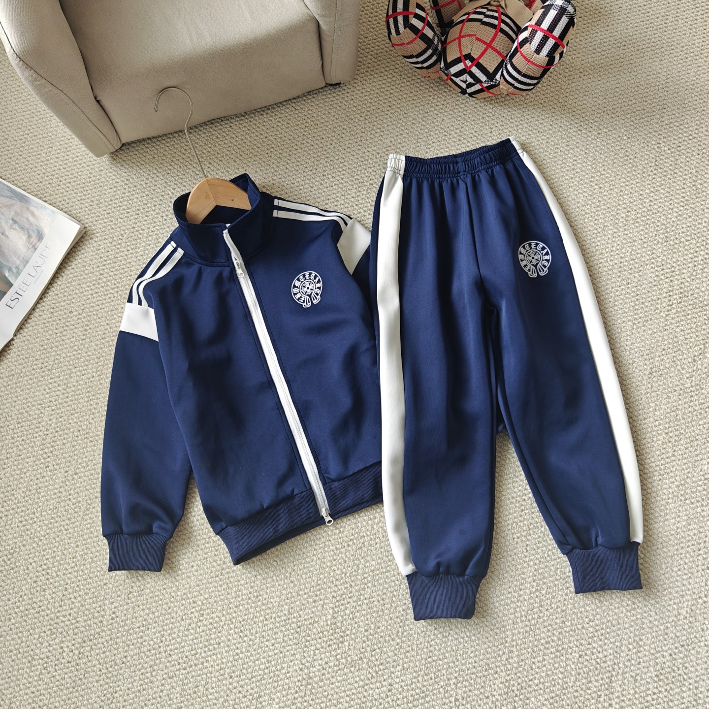 2025 Spring Children’s Motivation Suit: Short-Stealing Atmospheres, One-Stop Dress! - 图片 1