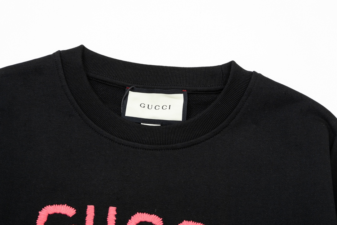 GUCCI 古驰 粉红字母LOGO刺绣圆领卫衣