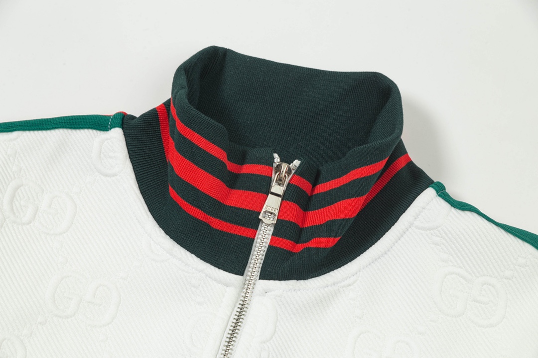 “Gucci Classic Black Logo Band Jacket in White, Sizes XS-L” - 图片 2