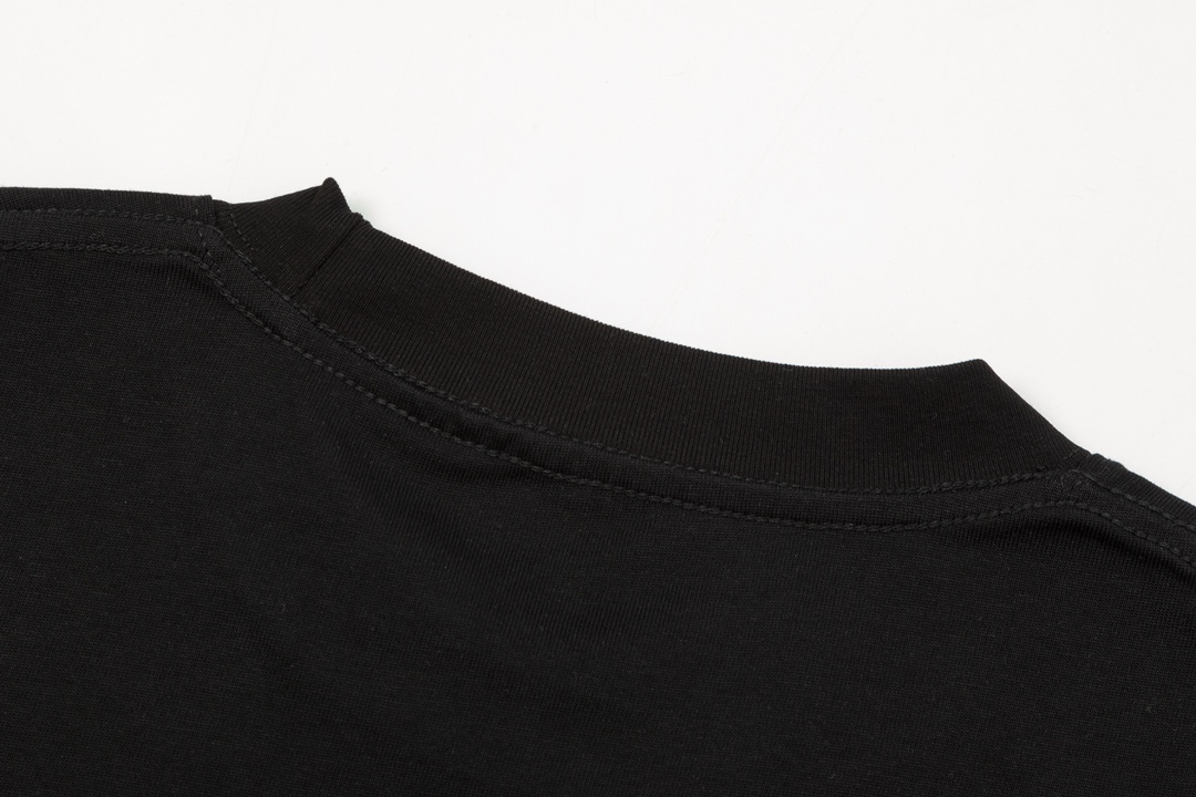 Prada Retro Logo Graphic Print Short Sleeve T-Shirt | Unisex Cotton Tee 6 i1734192960 2655 4