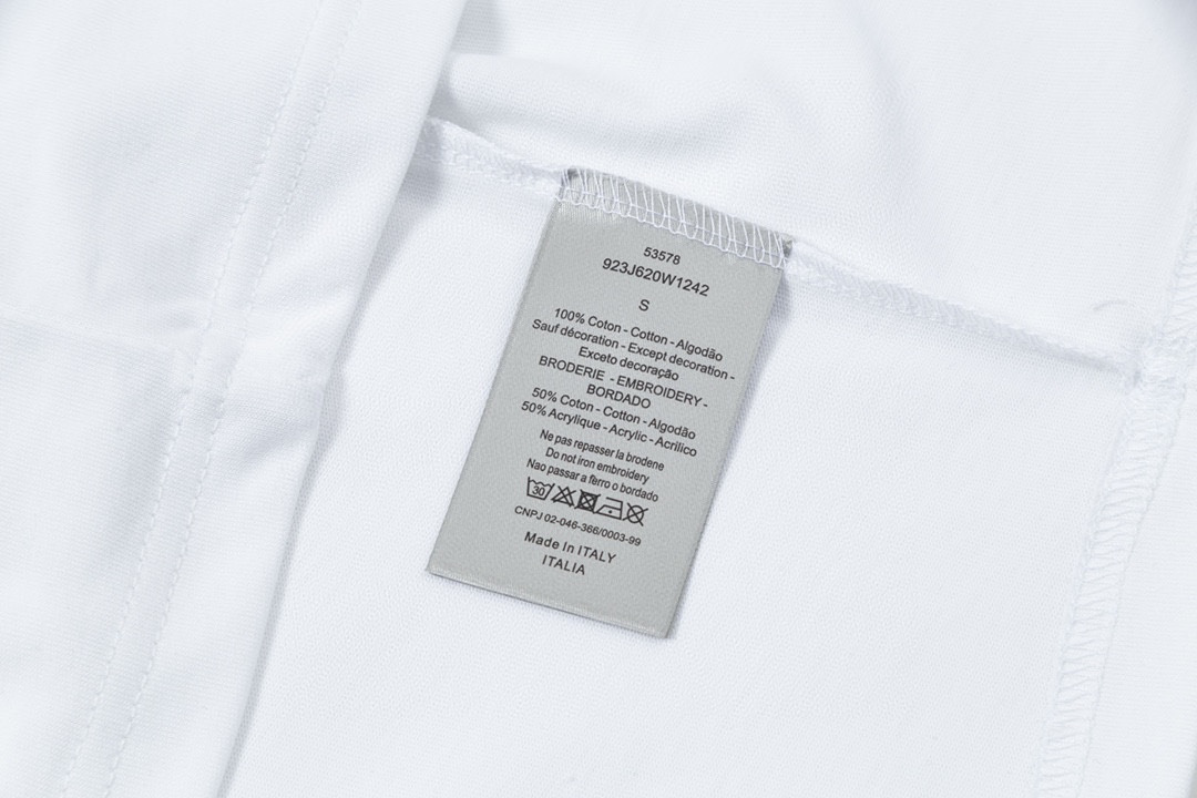 Dior Jacquard Patchwork Embroidery T-Shirt, Retro-Inspired, Unisex Style 9 i1734620351 2854 0