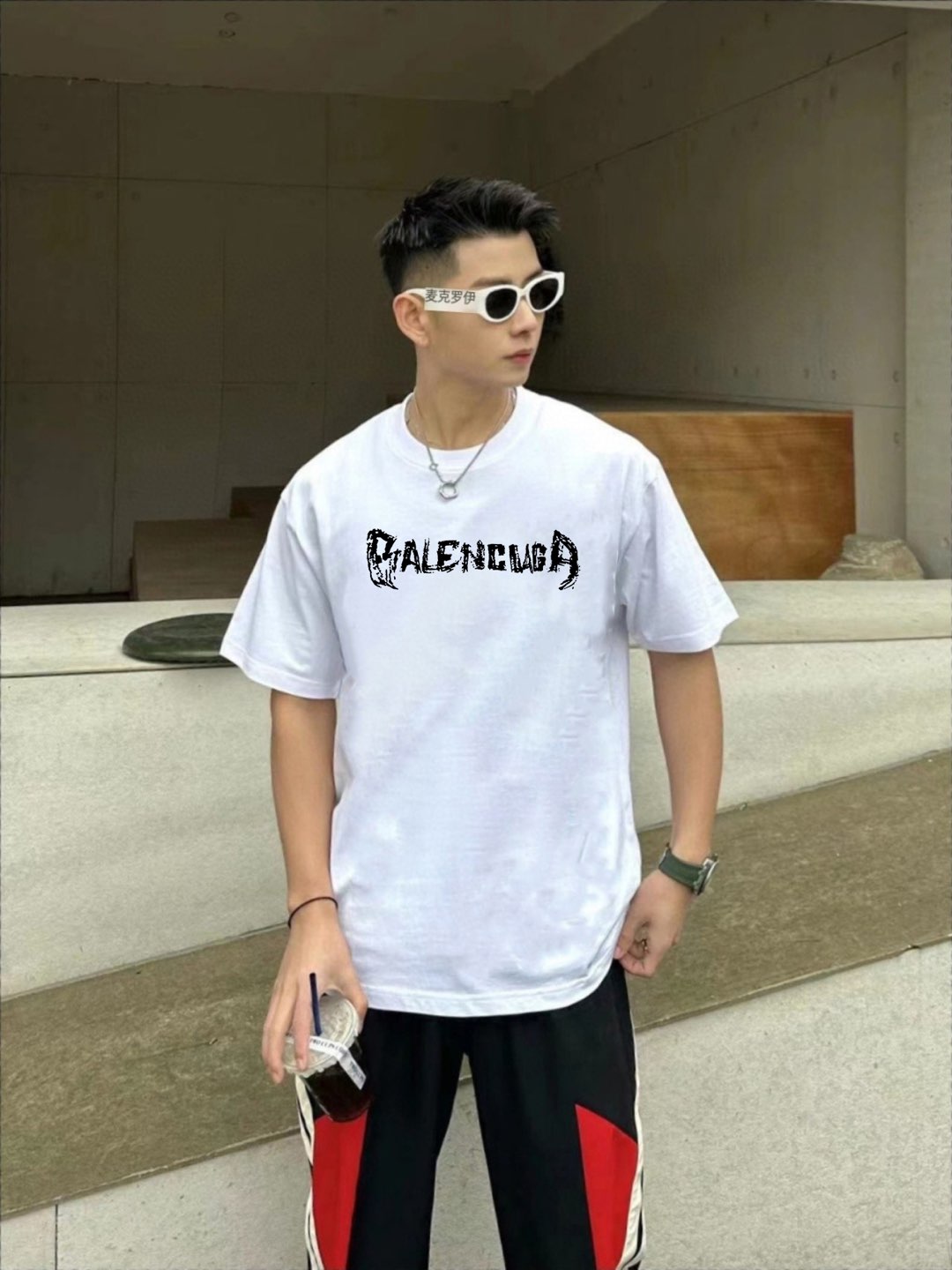 Balenciaga Vintage Logo Print Cotton T-Shirt Unisex 9 i1735494217180 1265 0 7