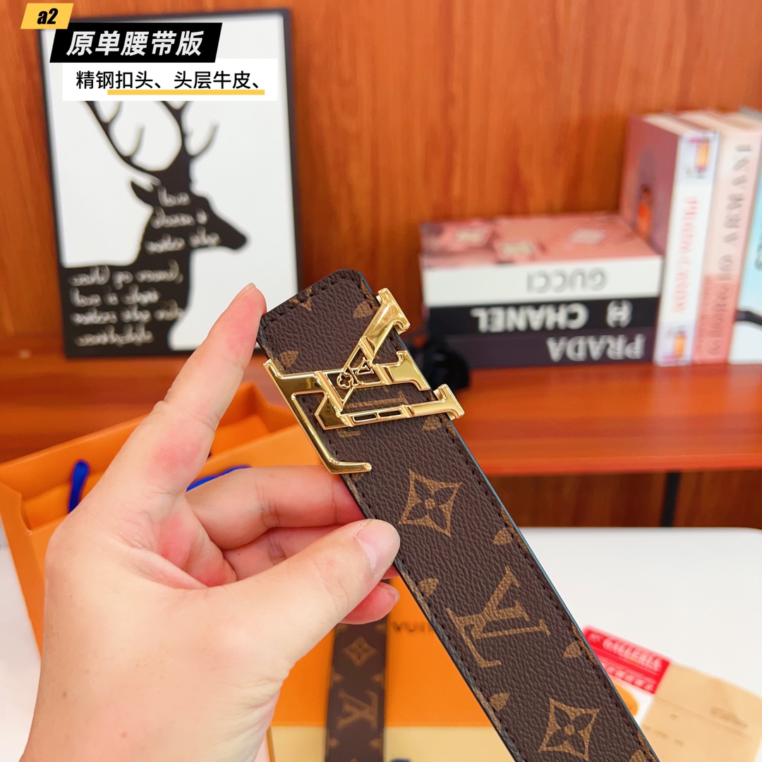 💰210包邮 路易L驴家 寬度4.0cm 面為原廠头层牛皮  風格效果 底為柔軟的黑色头层牛皮 經典字母精钢扣头效果 手感極佳 从买原版到开发历经数月打造而出 选料 做工细节 媲美ZP