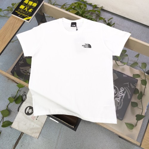 The North Face Short Sleeve Crew Neck T-Shirt with Logo Graphic 1 The North Face Short Sleeve Crew Neck T-Shirt with Logo Graphic