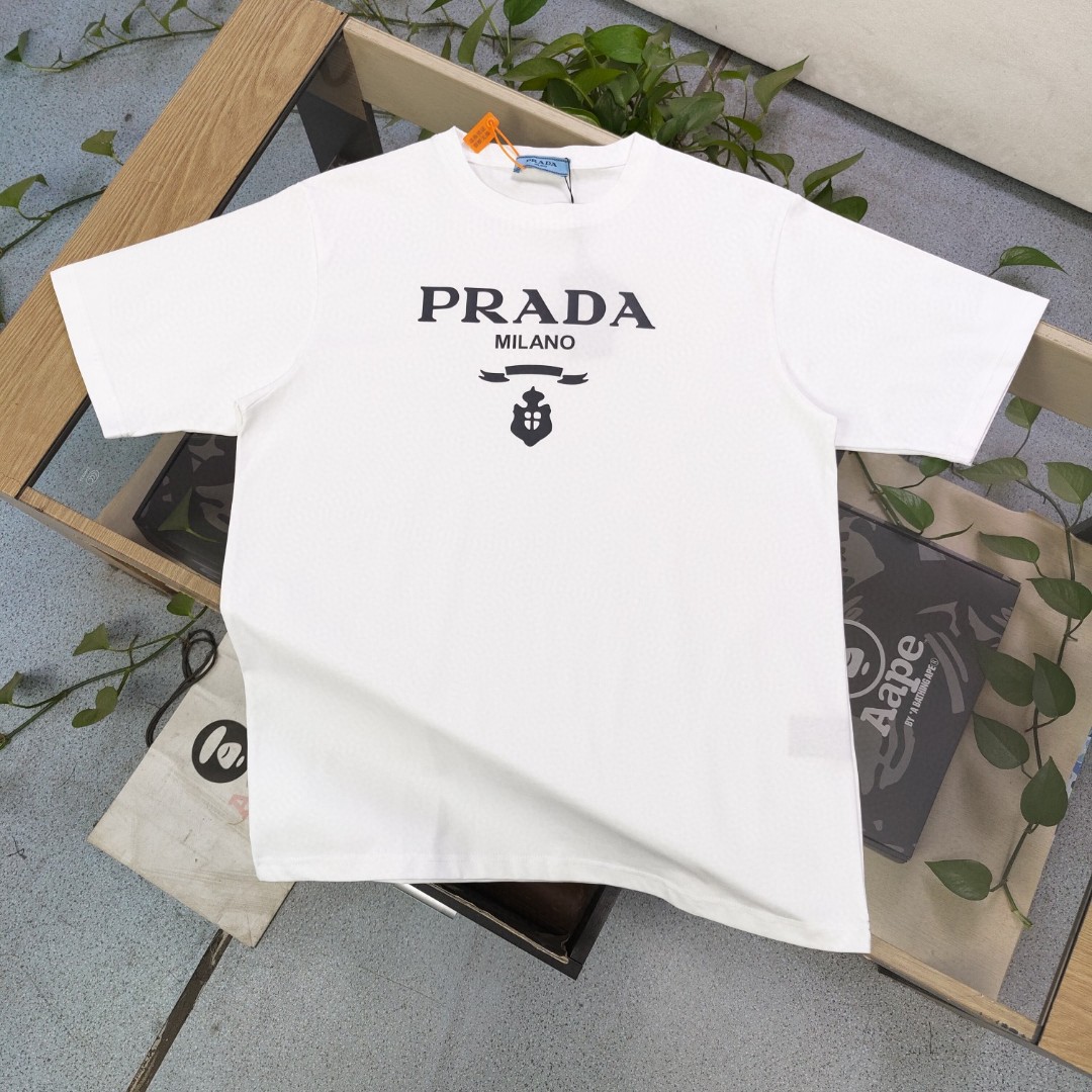 1: 1 Replik im Großhandel
 Prada Kopieren
 Kleidung T-Shirt Schwarz Weiß Drucken Unisex Baumwolle Kurzarm