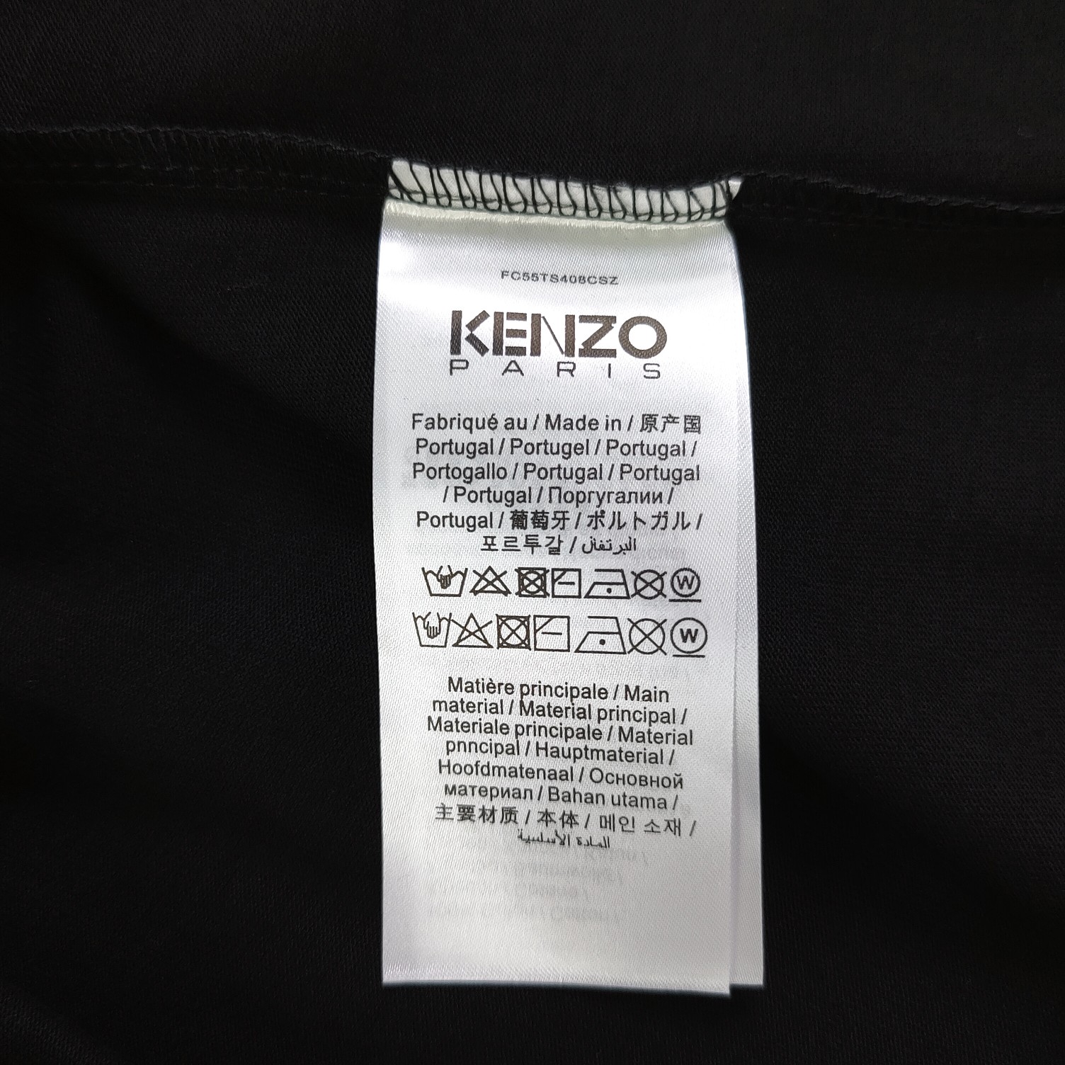 💰90
【款号：Su715】高版本
2025新款KENZO高田贤三刺绣老虎头图案logo绣花休闲情侣短袖T恤，简单整洁的配色，吸睛且高端大气，胸前几十万针精工刺绣，依然保持一丝不苟的严谨态度，给您高端品质，采用最受欢迎的丝光棉精棉面料，优质透气，舒适凉爽。内里刺绣处，网纱处理，亲肤舒适，男女同款！
颜色：黑色
尺码：S～XL
    肩宽 胸围 衣长
S    42    100   65
M    44   104   67
L    46   108   69
XL  48    112   71
（注：手工测量，误差1-2cm）