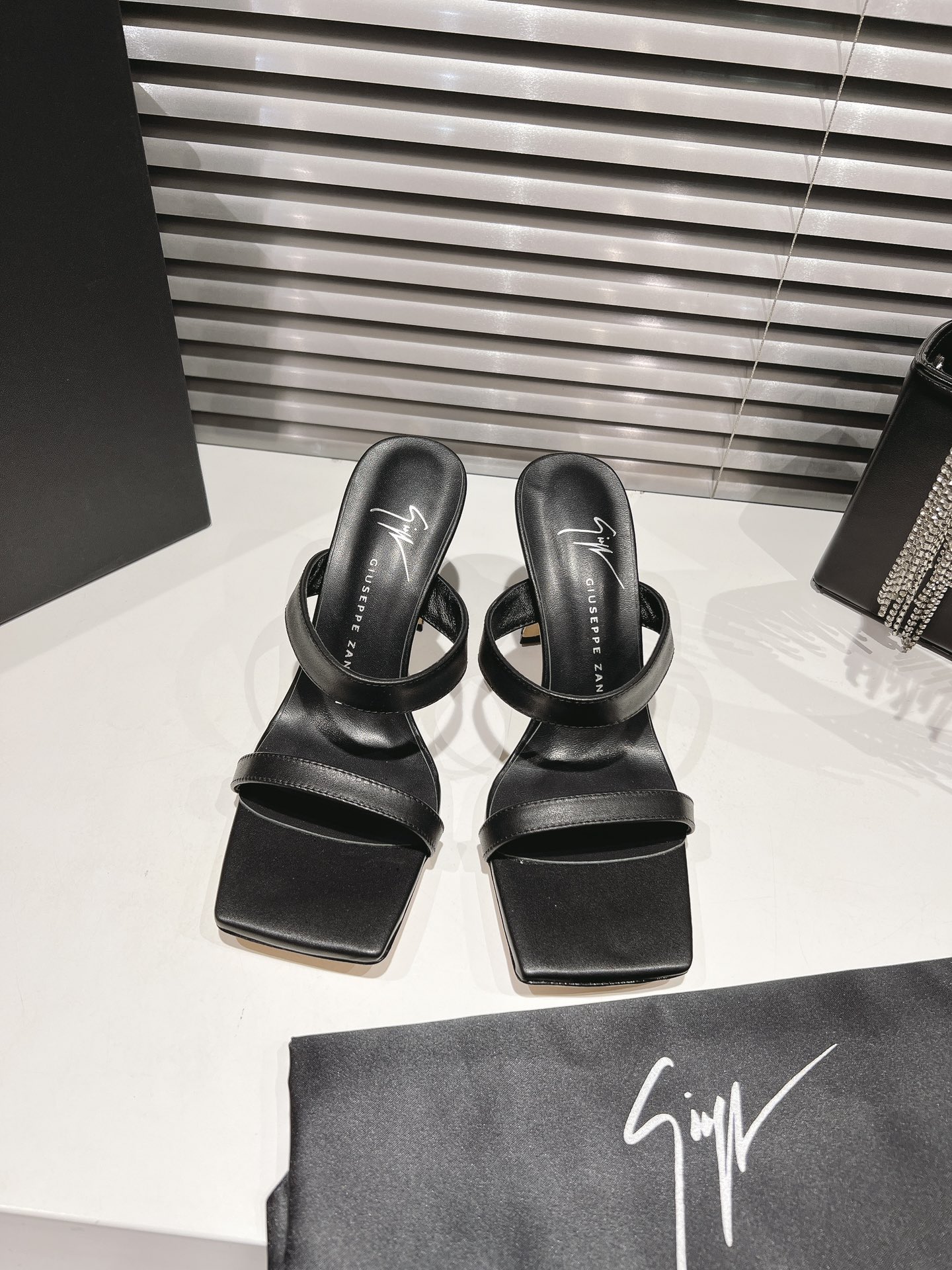 Buy best quality Replica
 Giuseppe Zanotti Shoes Sandals Calfskin Cowhide Genuine Leather Sheepskin Spring Collection