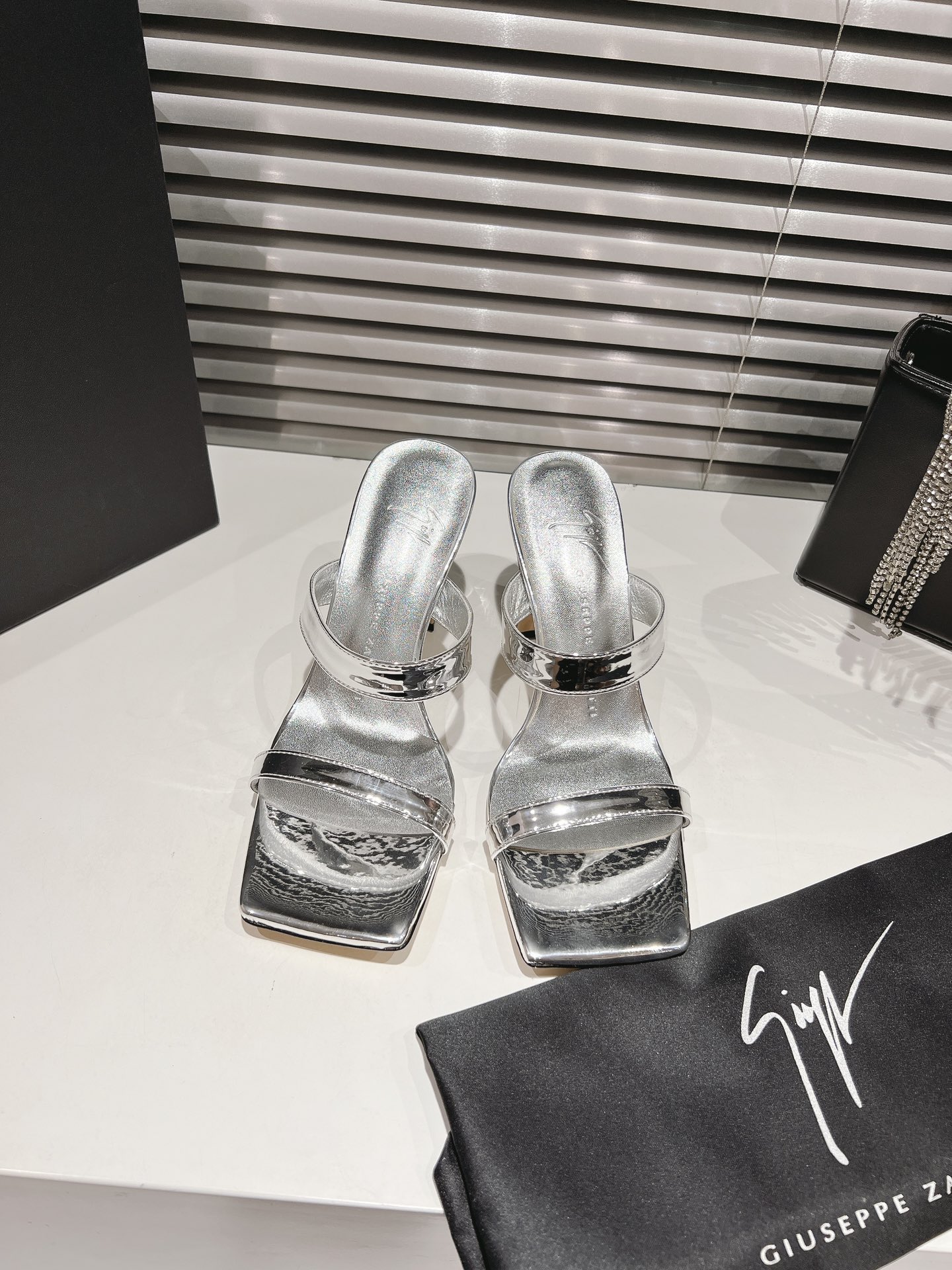 Giuseppe Zanotti Shoes Sandals Top 1:1 Replica
 Calfskin Cowhide Genuine Leather Sheepskin Spring Collection