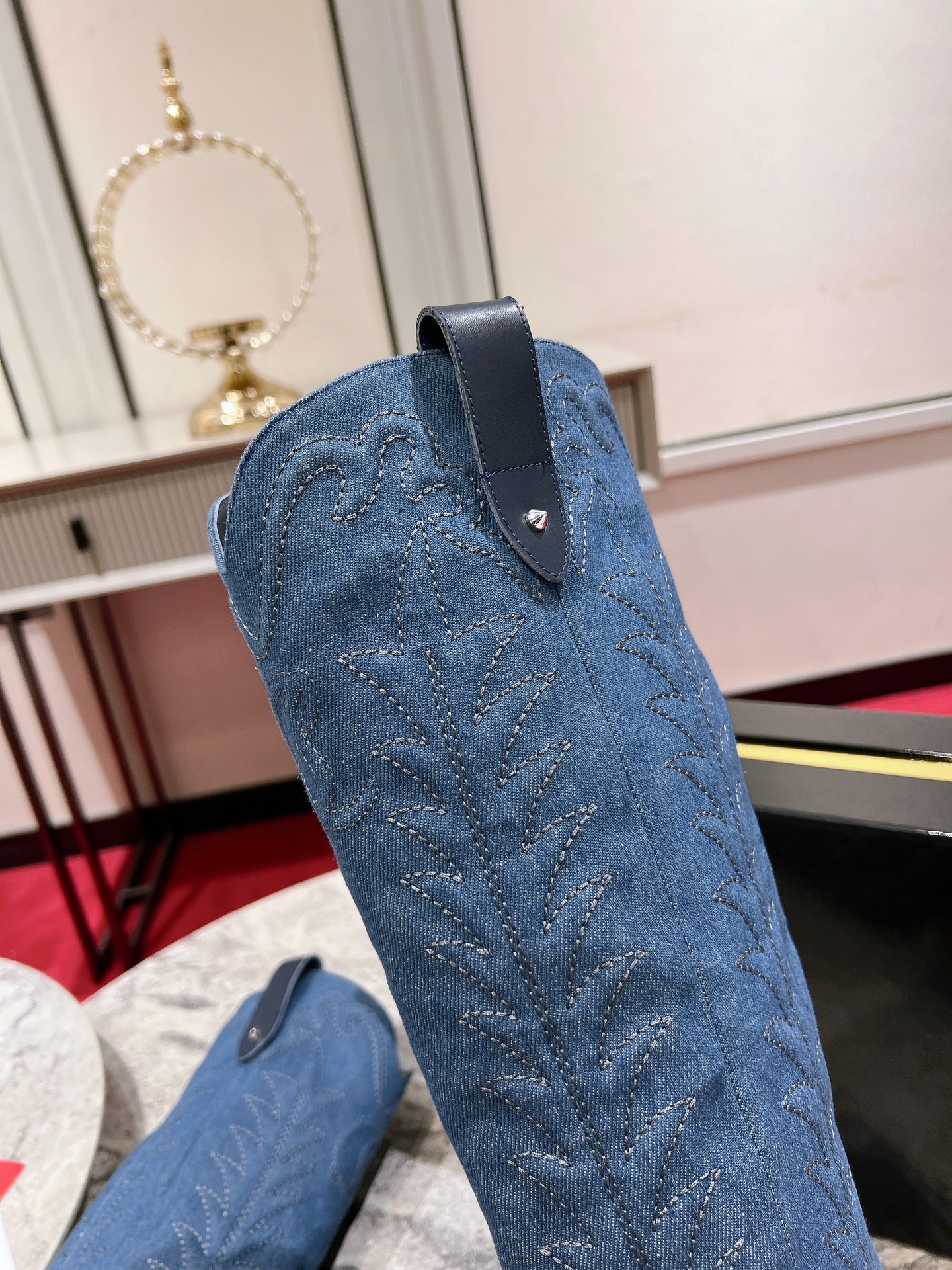 Western-inspired High Boots with 3D Embroidery and Iconic Cowboy Style - 图片 7