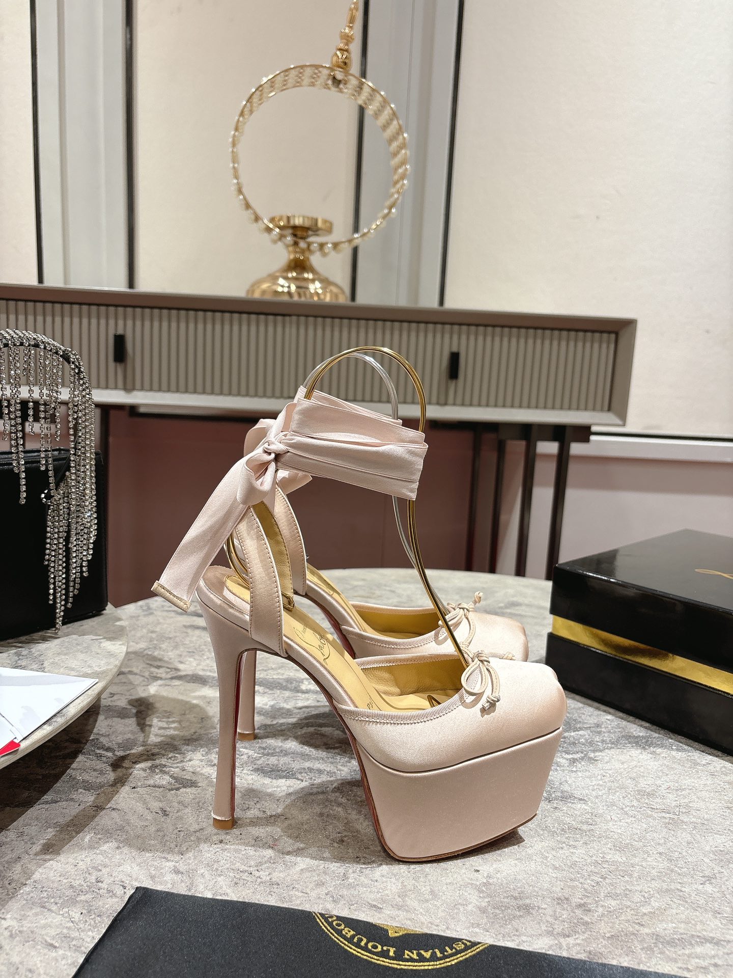 Christian Rubuto’s Ballerina-Inspired Cassia Lace Up Alta Heels with 150mm Heel - 图片 5