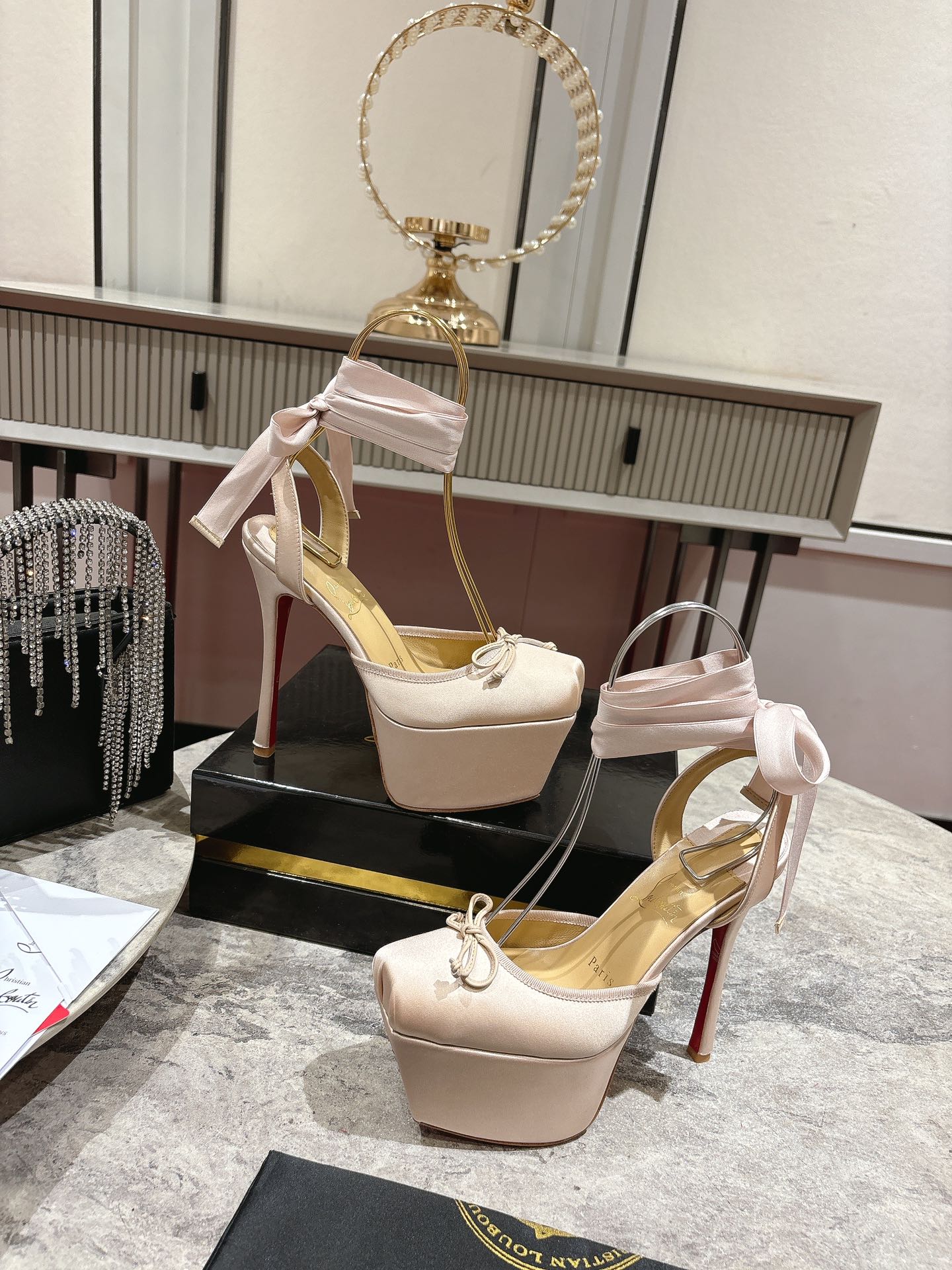 Christian Rubuto’s Ballerina-Inspired Cassia Lace Up Alta Heels with 150mm Heel - 图片 4