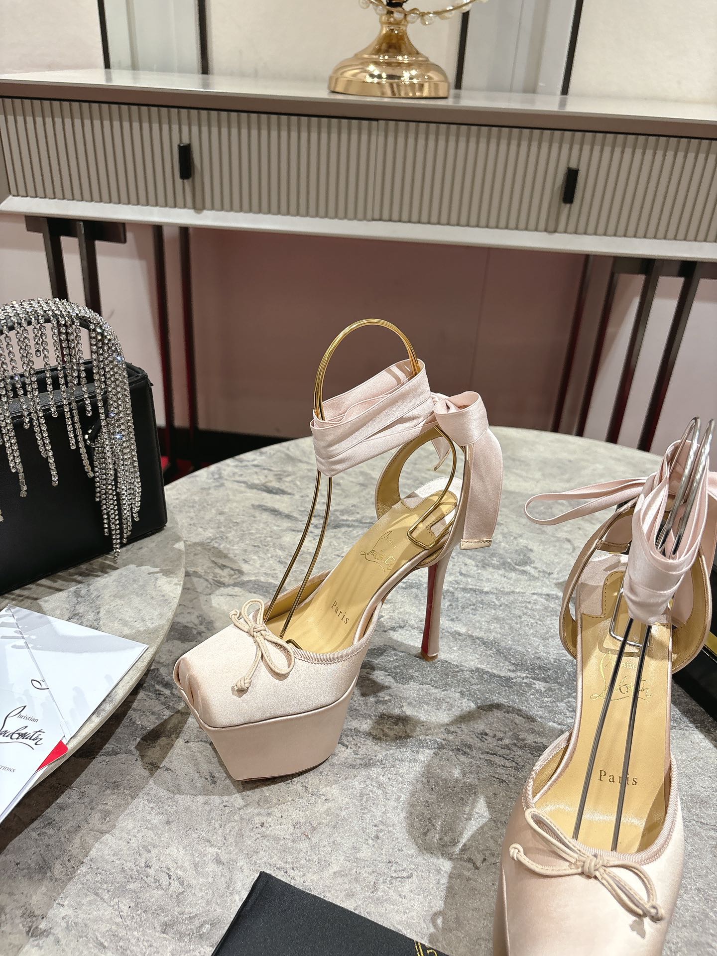 Christian Rubuto’s Ballerina-Inspired Cassia Lace Up Alta Heels with 150mm Heel - 图片 2