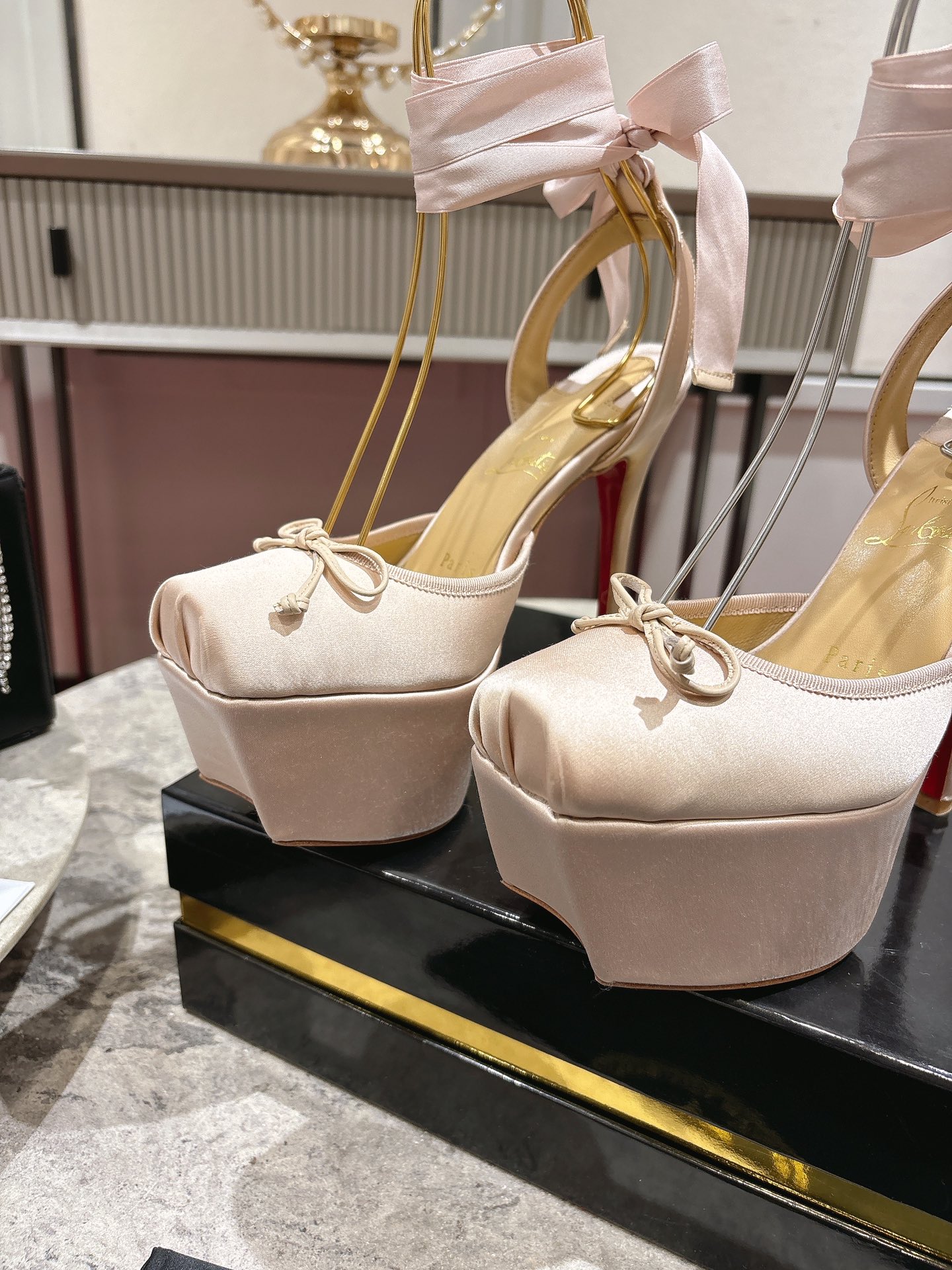 Christian Rubuto’s Ballerina-Inspired Cassia Lace Up Alta Heels with 150mm Heel - 图片 6